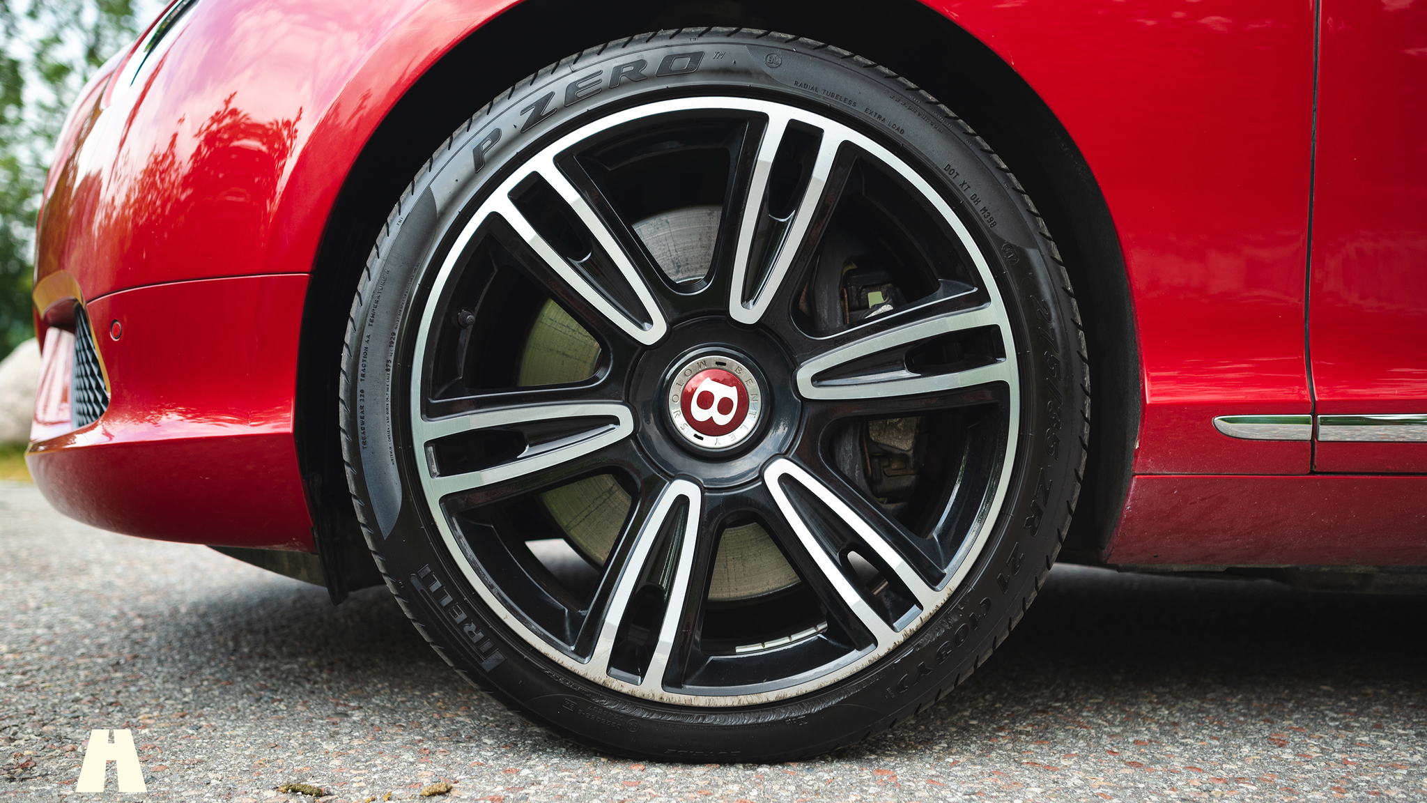 Exterior image of 2013 Bentley Continental GT V8 (41)