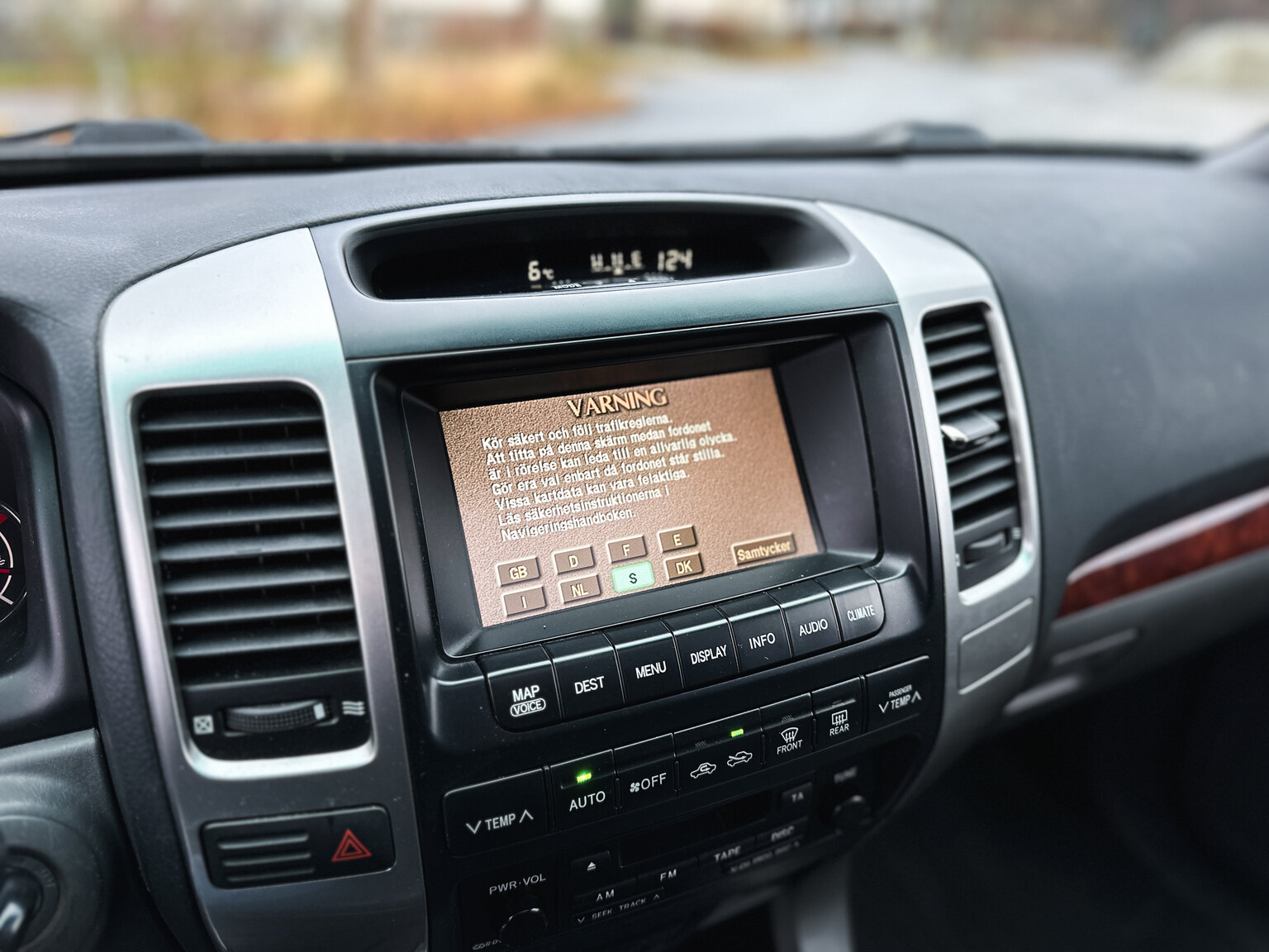 Interior image of 2004 Toyota Land Cruiser