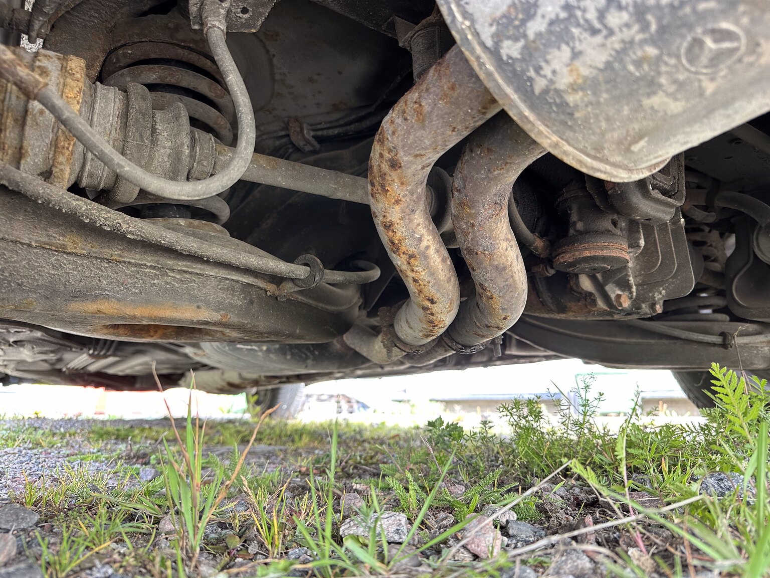 Image of 1987 Mercedes 300 SE mechanics