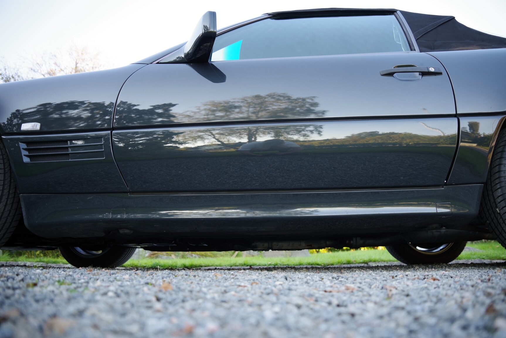 Exterior image of 1992 Mercedes-Benz 300 SL-24