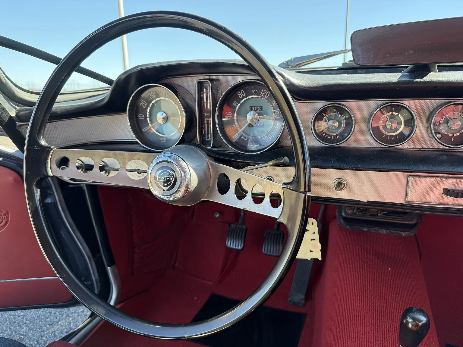 Innenraumfoto von 1966 Volvo P 1800S (25)