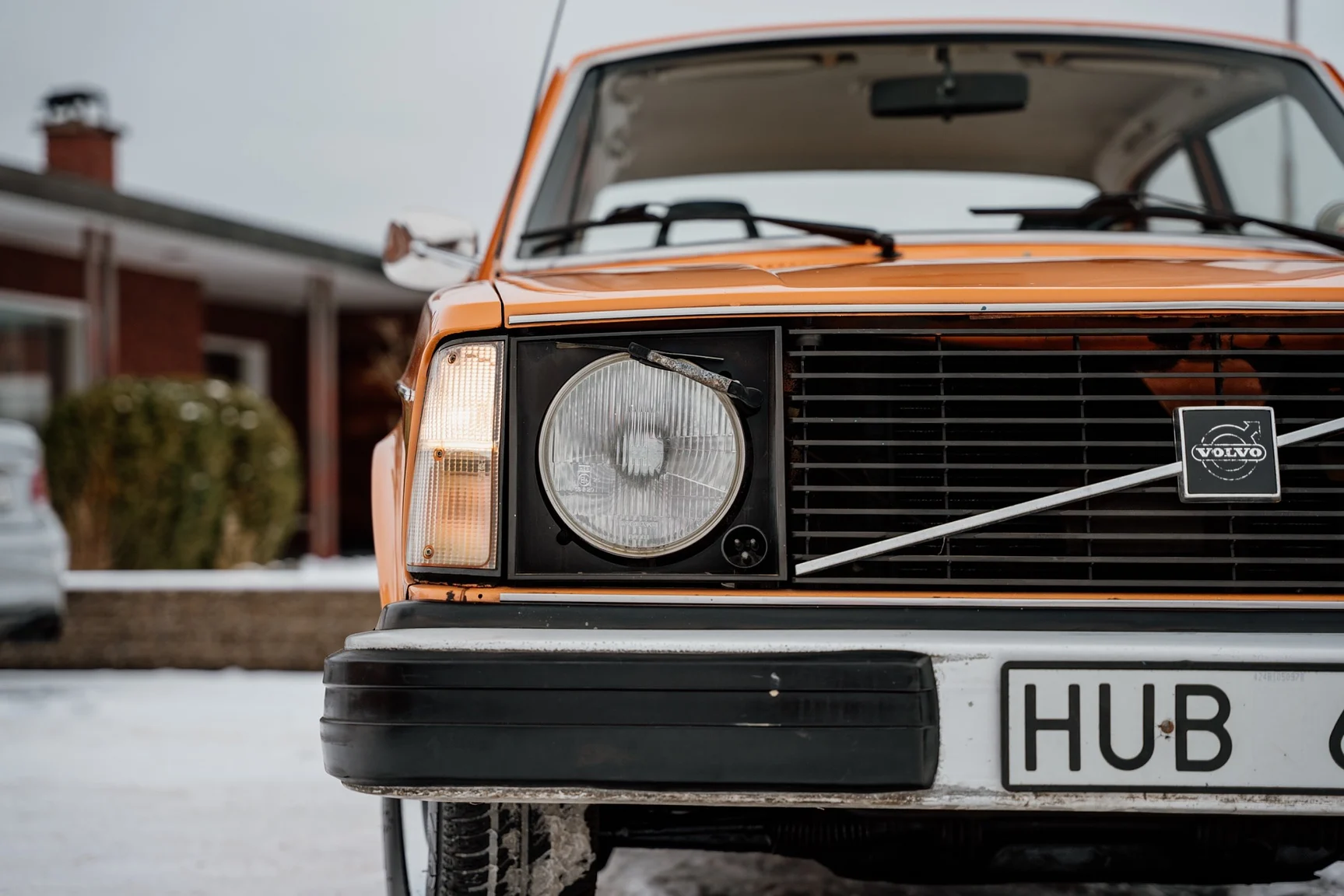 Exteriörbild på 1975 Volvo 242 2-dörrars coupé (42)