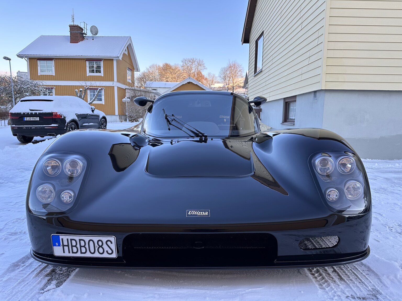 Exteriörbild på 2021 Ultima Evolution LS3