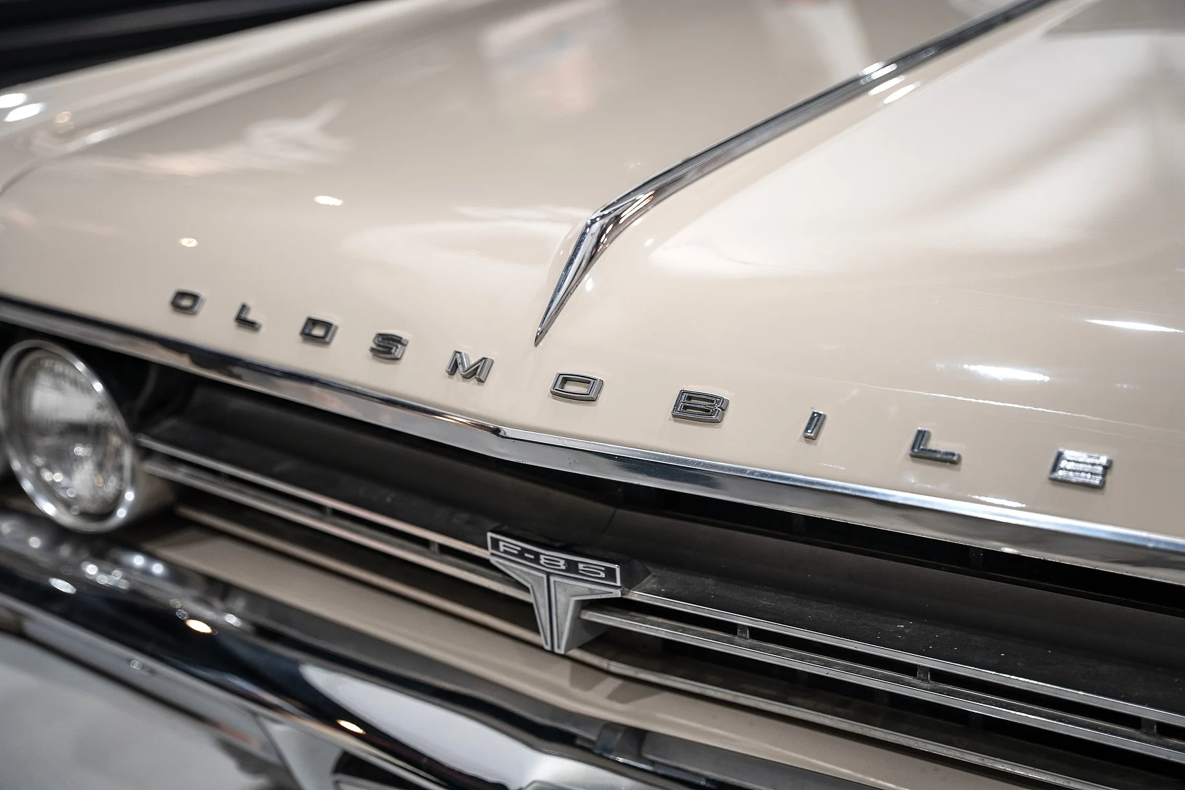 Exterior image of 1964 Oldsmobile Cutlass Convertible (17)