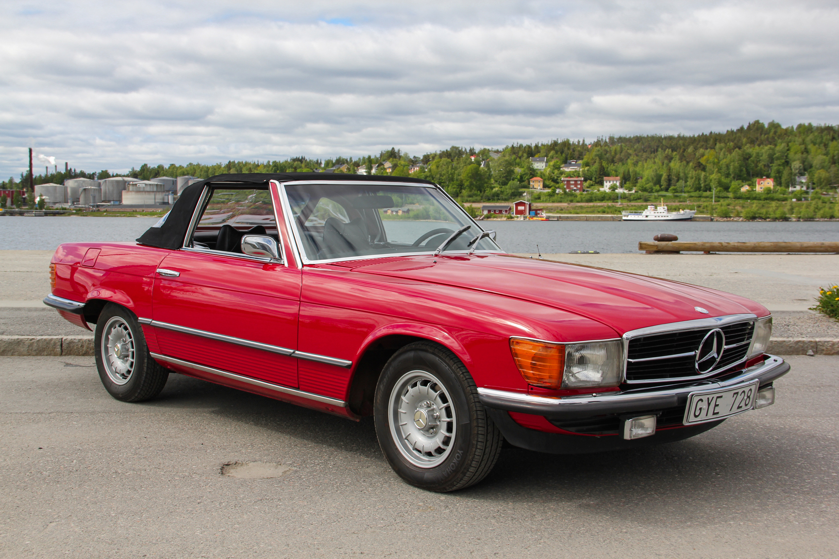 Exterior image of 1975 Mercedes-Benz 280 SL (3)