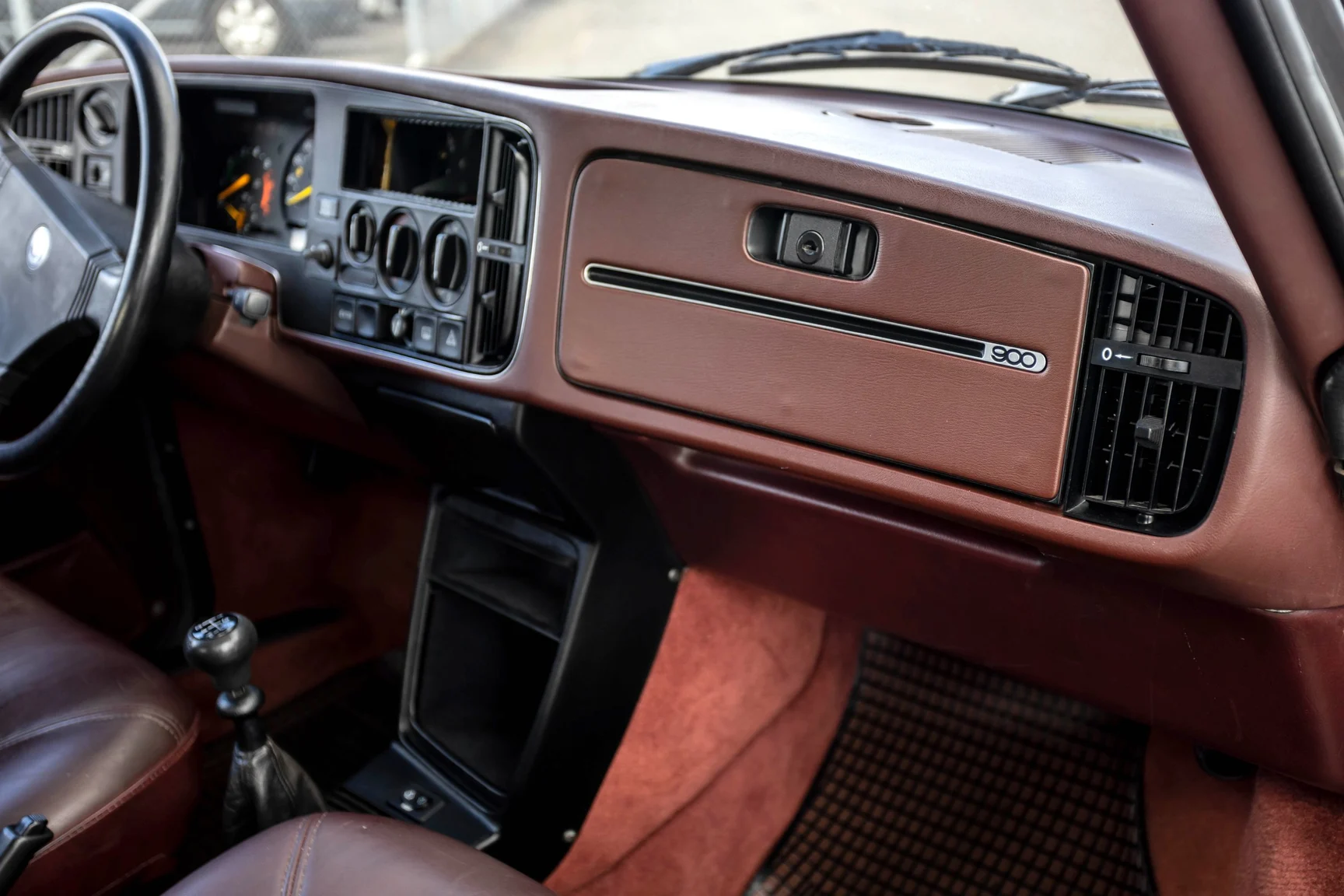Innenraumfoto von 1989 Saab 900 T8 Special (19)