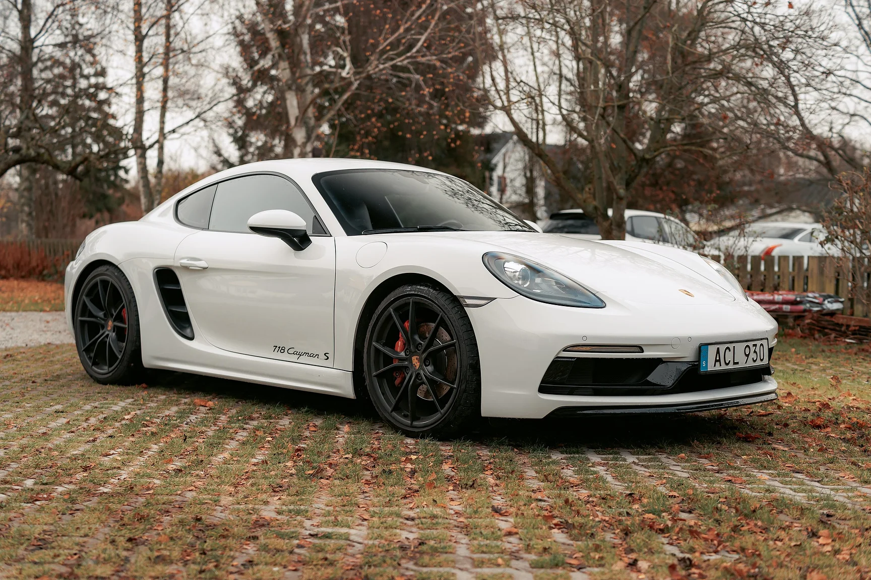 Exteriörbild på 2017 Porsche 718 Cayman S (9)