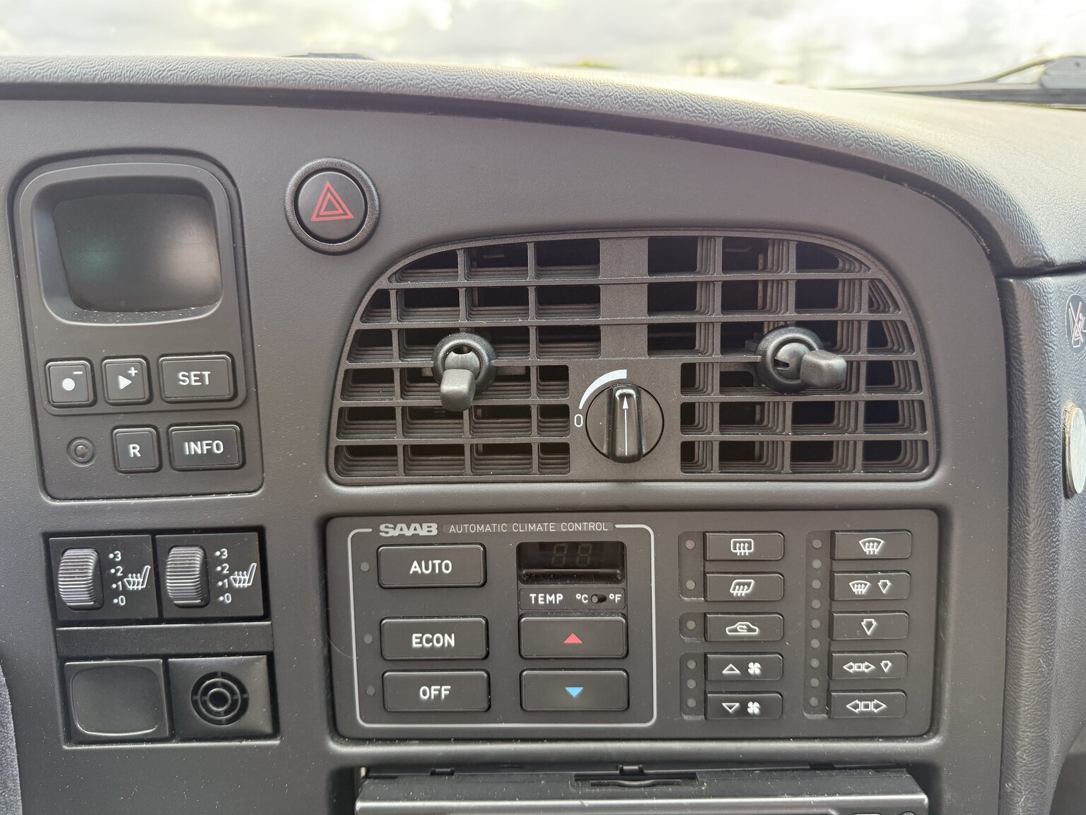 Interior image of 1997 Saab 9000 2.3 CS Turbo A50