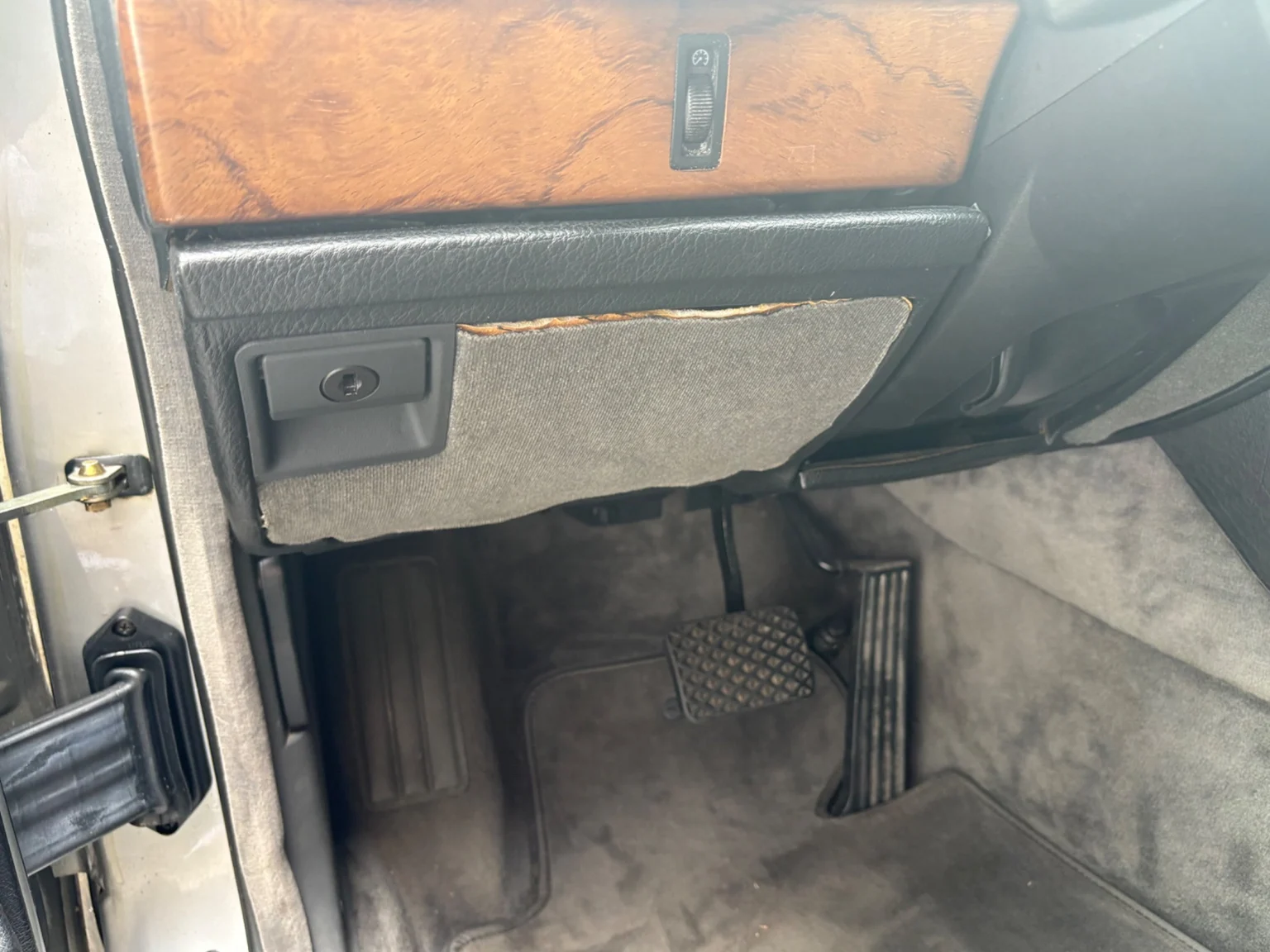 Innenraumfoto von 1988 BMW 730iA (69)