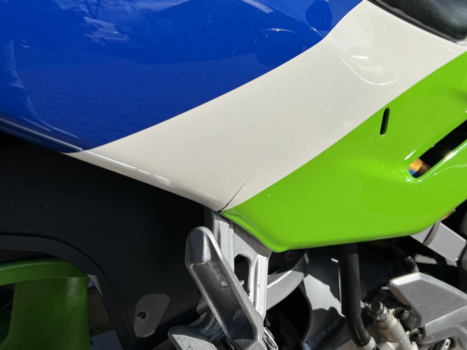 Exterior image of 1989 Kawasaki ZXR 750 H1 (65)