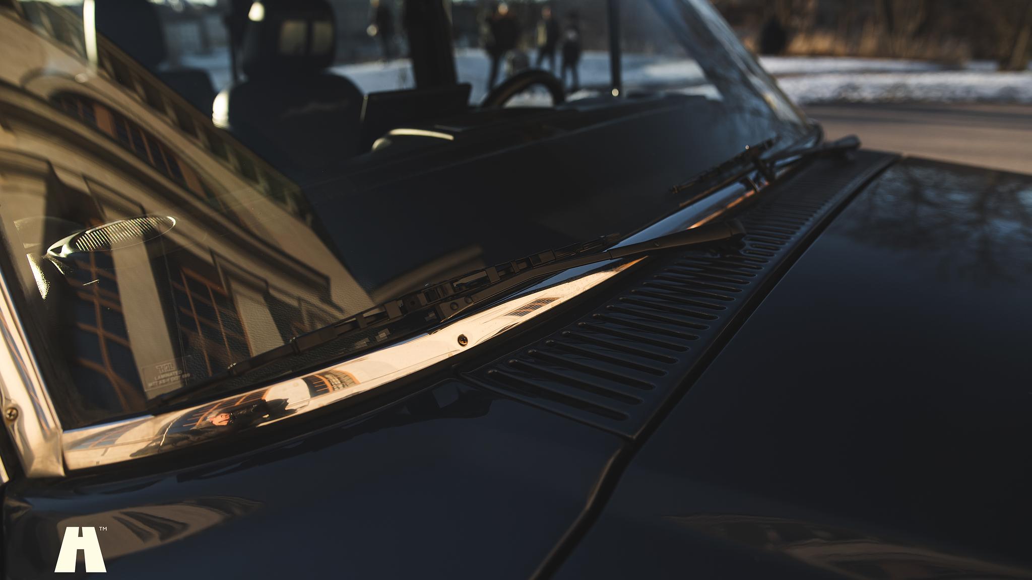 Aussenfoto 2015 Woodland Restomod Grand Wagoneer #002 Euro 6