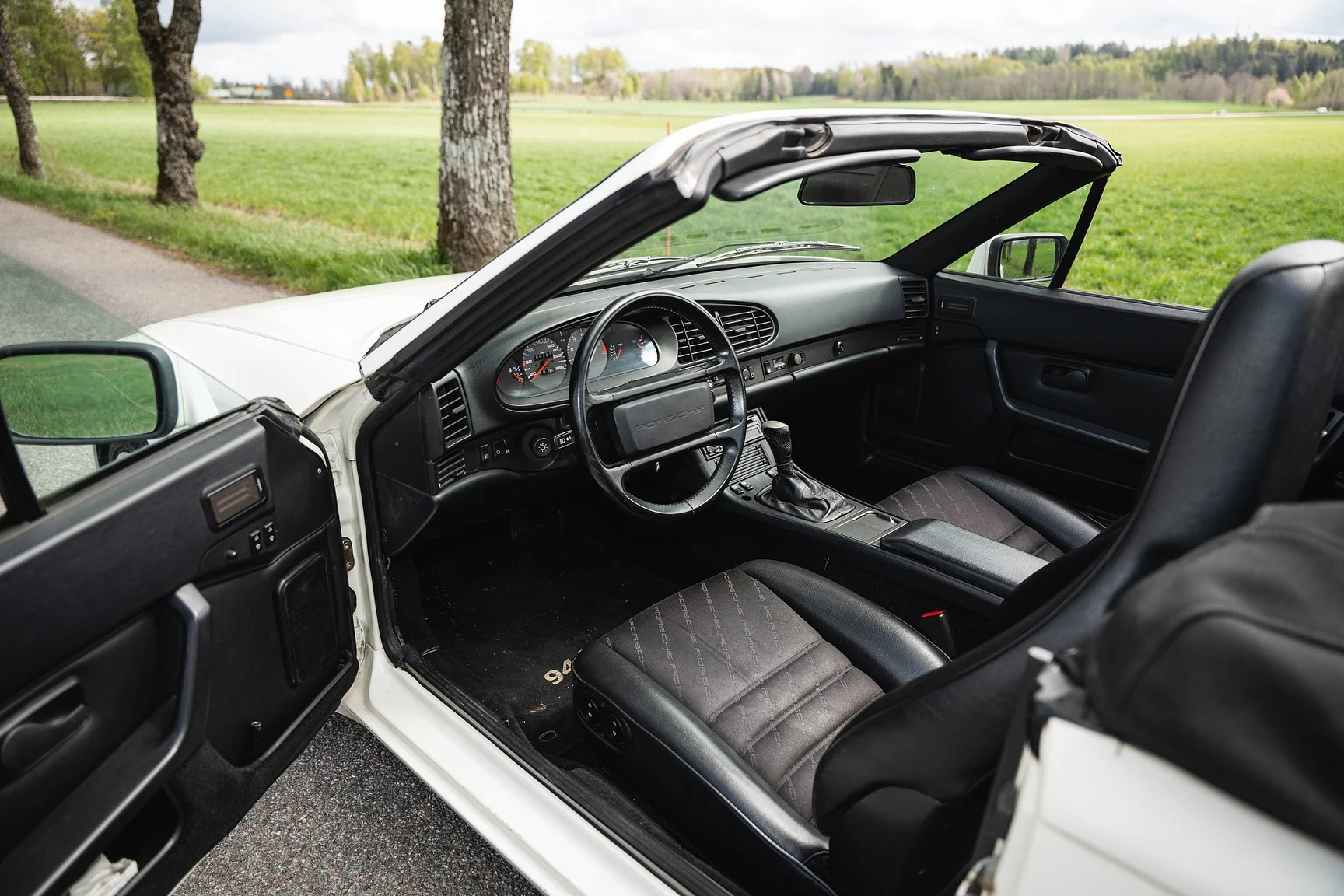 Interiörbild 1990 Porsche 944 S2 Cabriolet  (6)