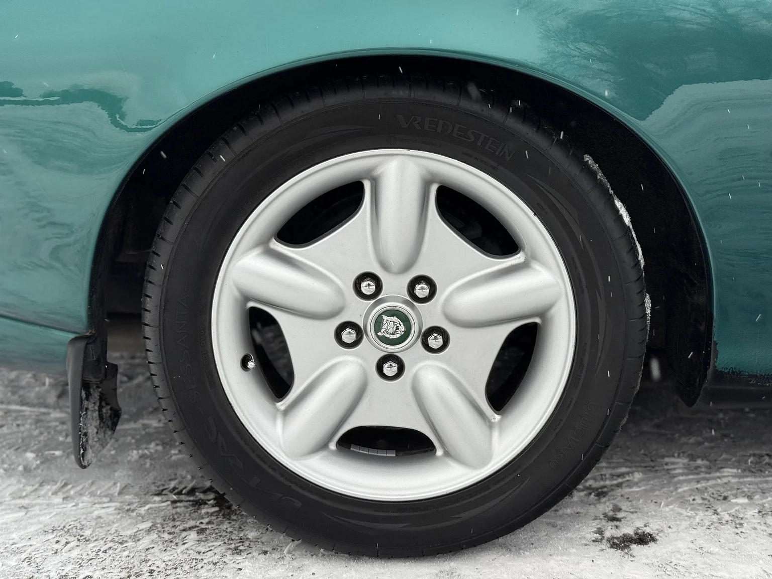 Exterior image of 1997 Jaguar XK8 (30)