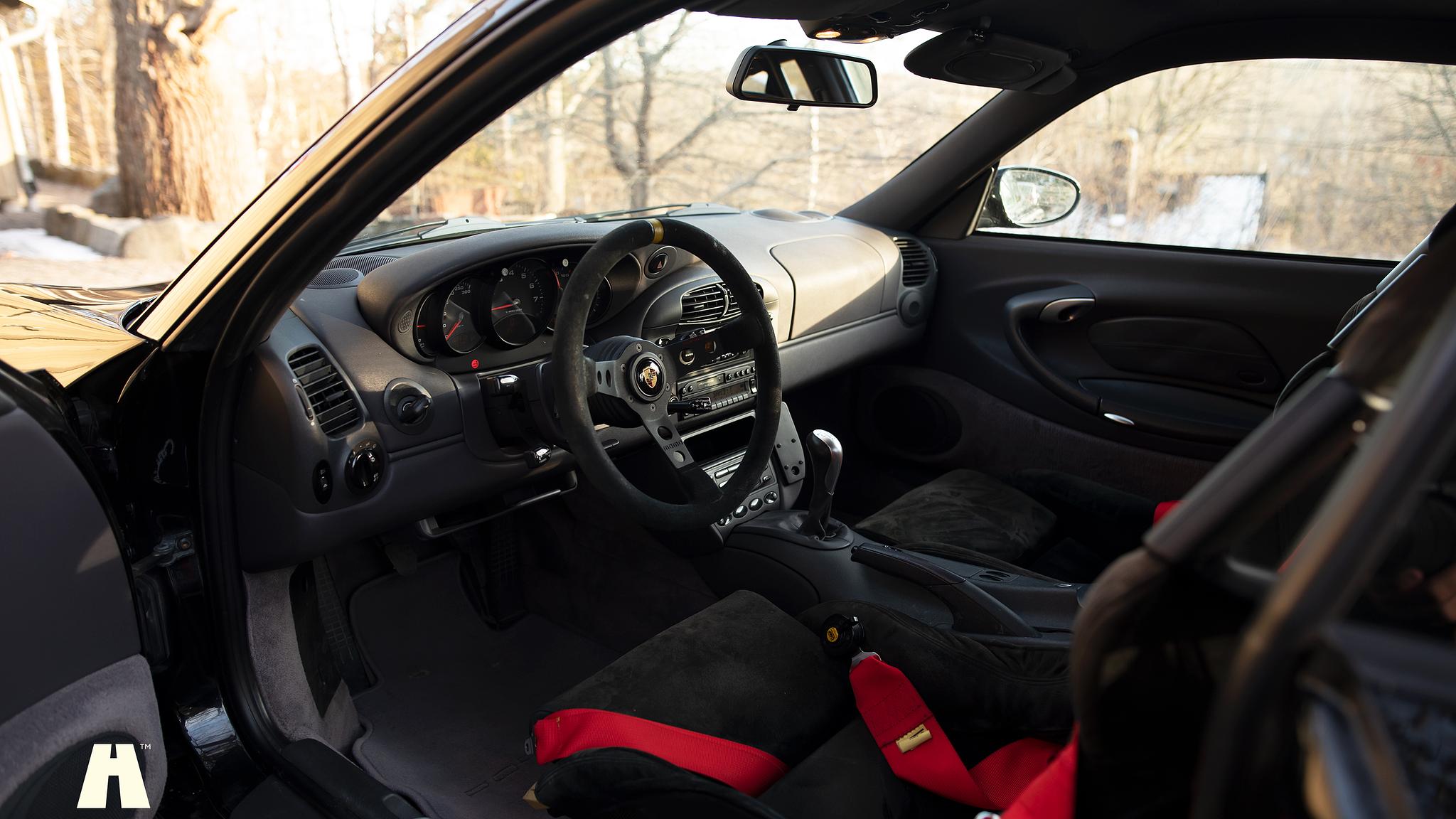 Innenraumfoto von 1998 Porsche 996 Carrera 2 “Clubsport”