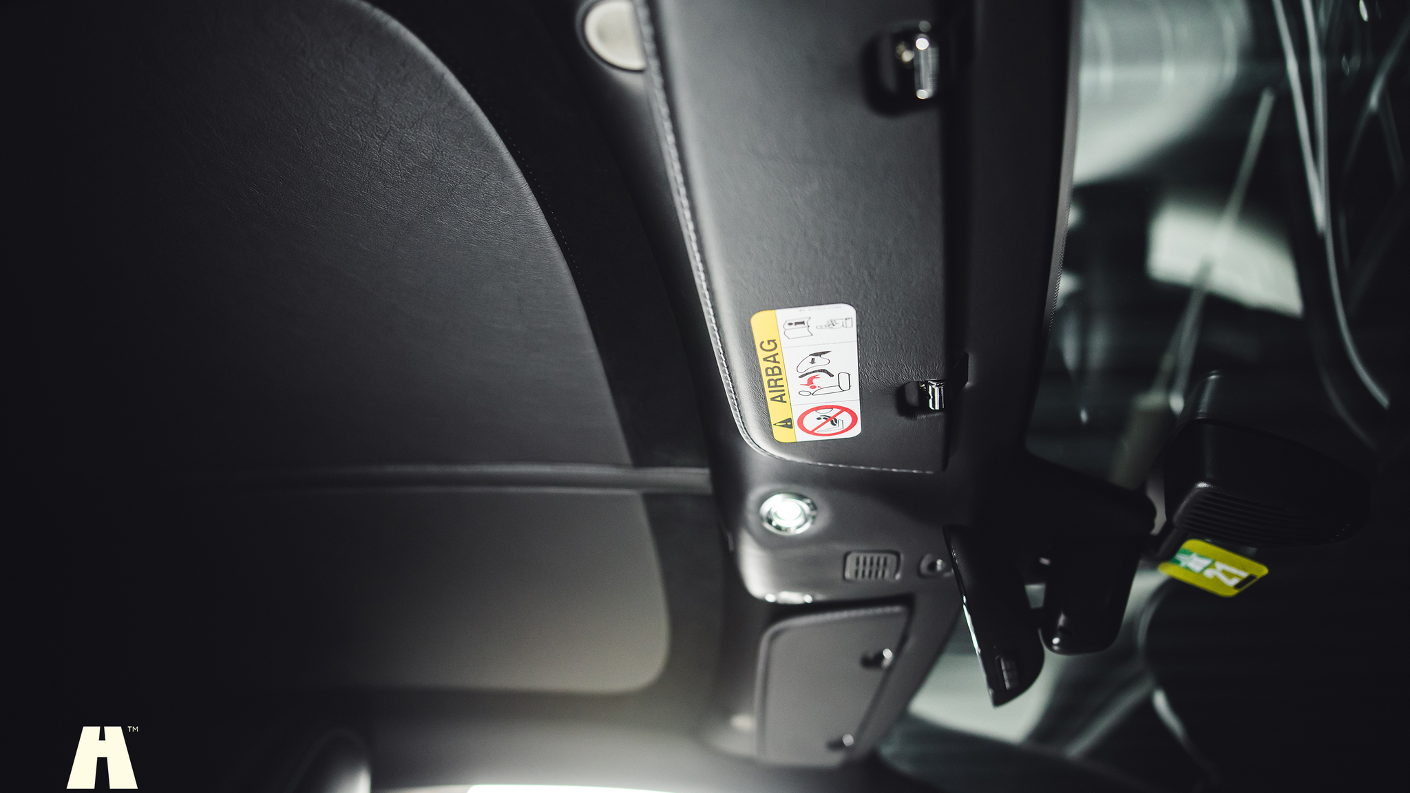 Interiörbild 2019 Aston Martin DB11 AMR (44)