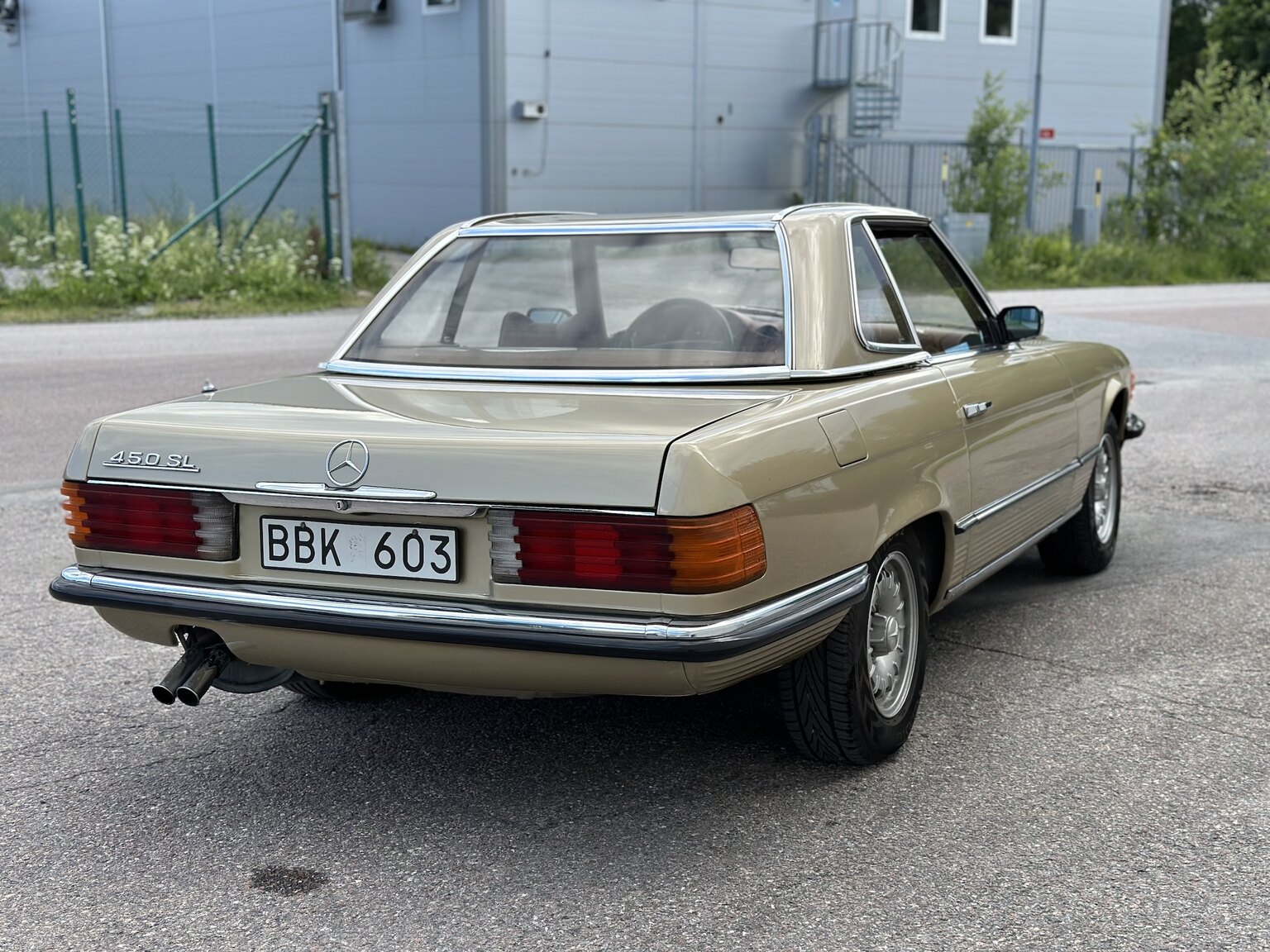 Exteriörbild på 1974 Mercedes benz 450 SL