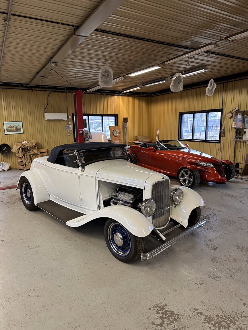 Exterior image of 1932 Custom Ford Rod White Ice