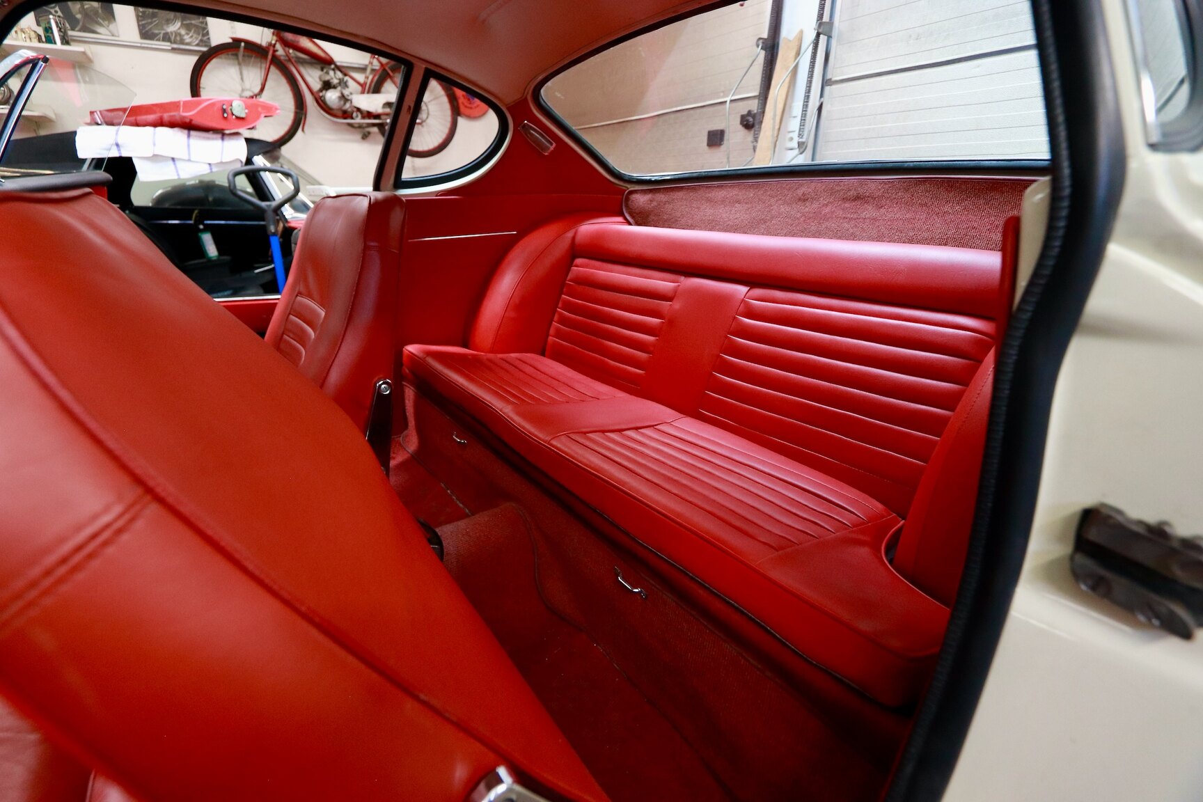 Interior image of 1964 Volvo P 1800S