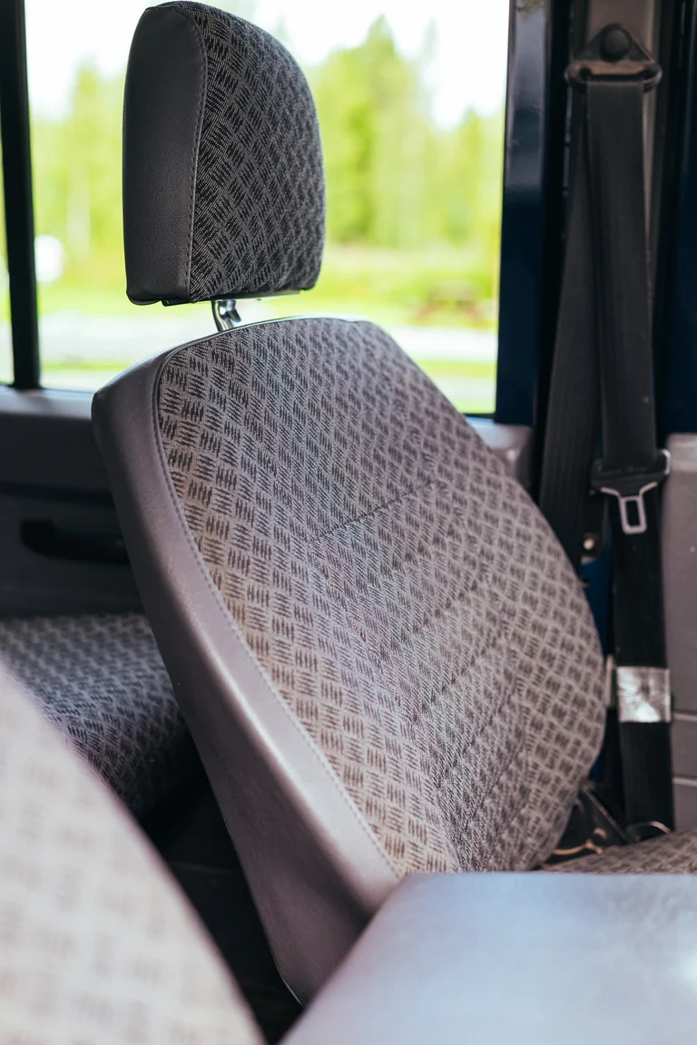 Innenraumfoto von 2002 Land Rover Defender 110 Kombi Td5 (21)
