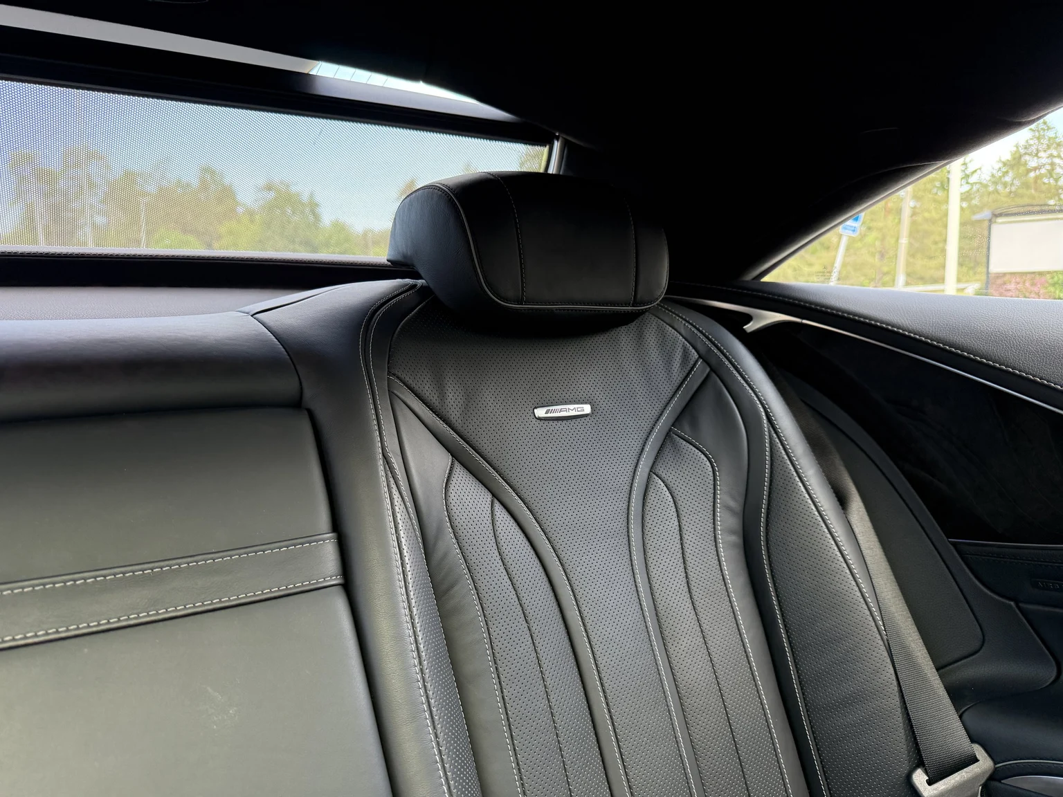 Innenraumfoto von 2016 Mercedes-Benz S 63 AMG 4MATIC (68)