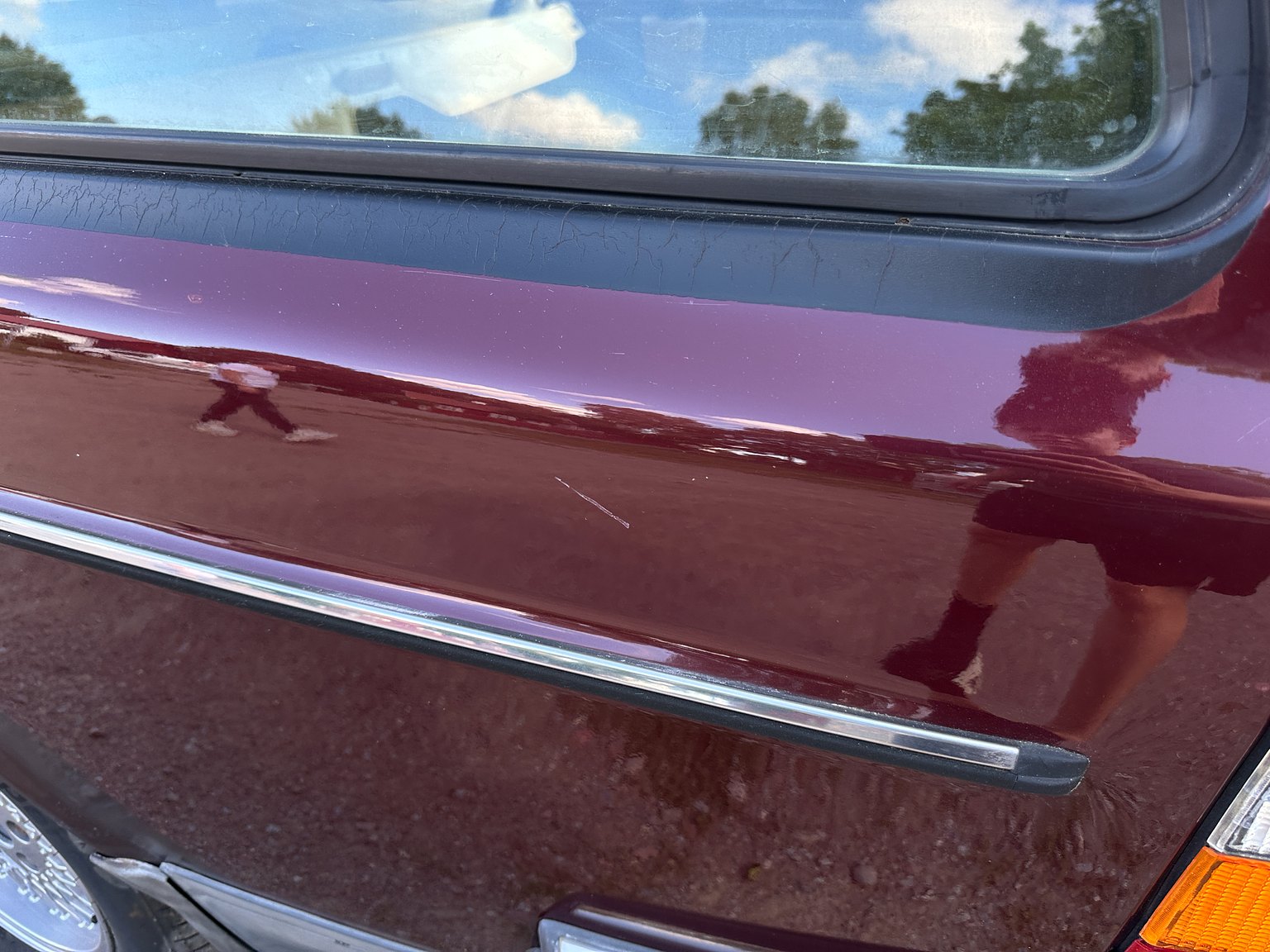 Exteriörbild på 1993 Volvo 245 GL Classic "No Reserve Auction"