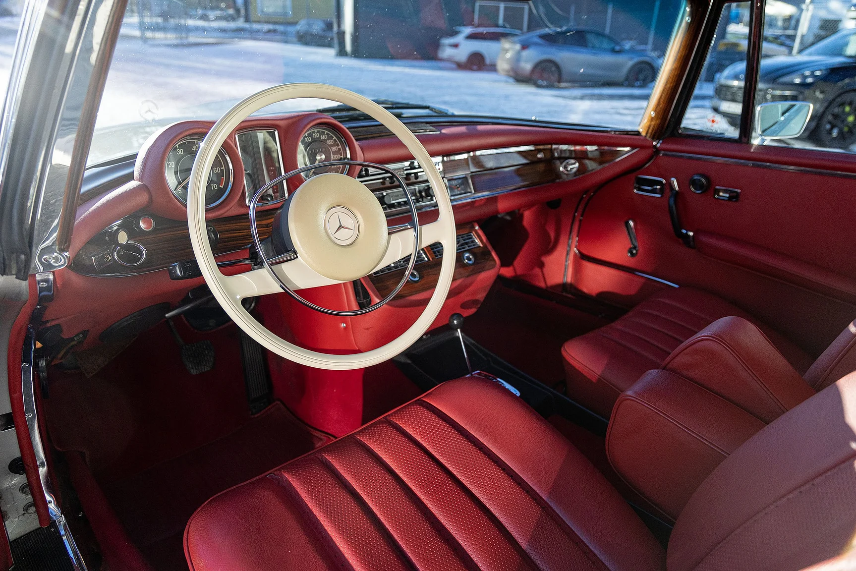 Innenraumfoto von 1970 Mercedes-Benz  280 SE 3.5 Coupé (1)