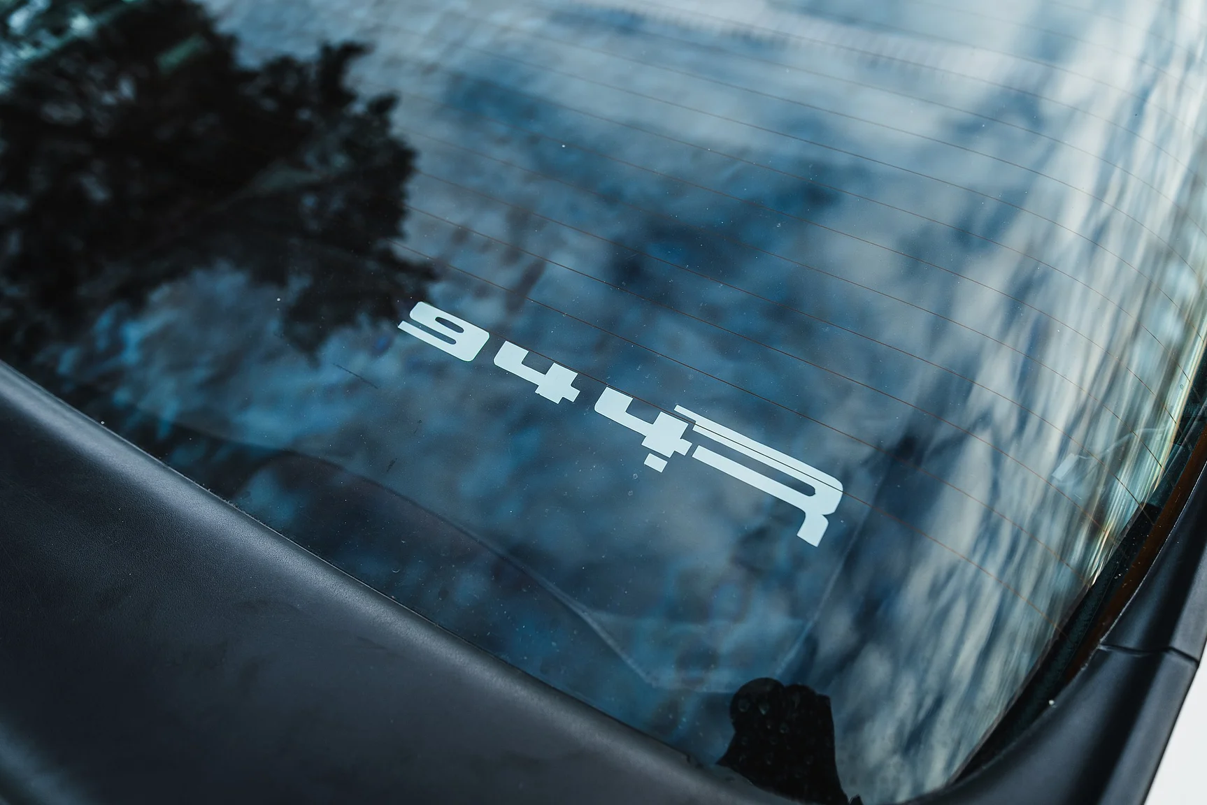 Exterior image of 1986 Porsche 944R (53)