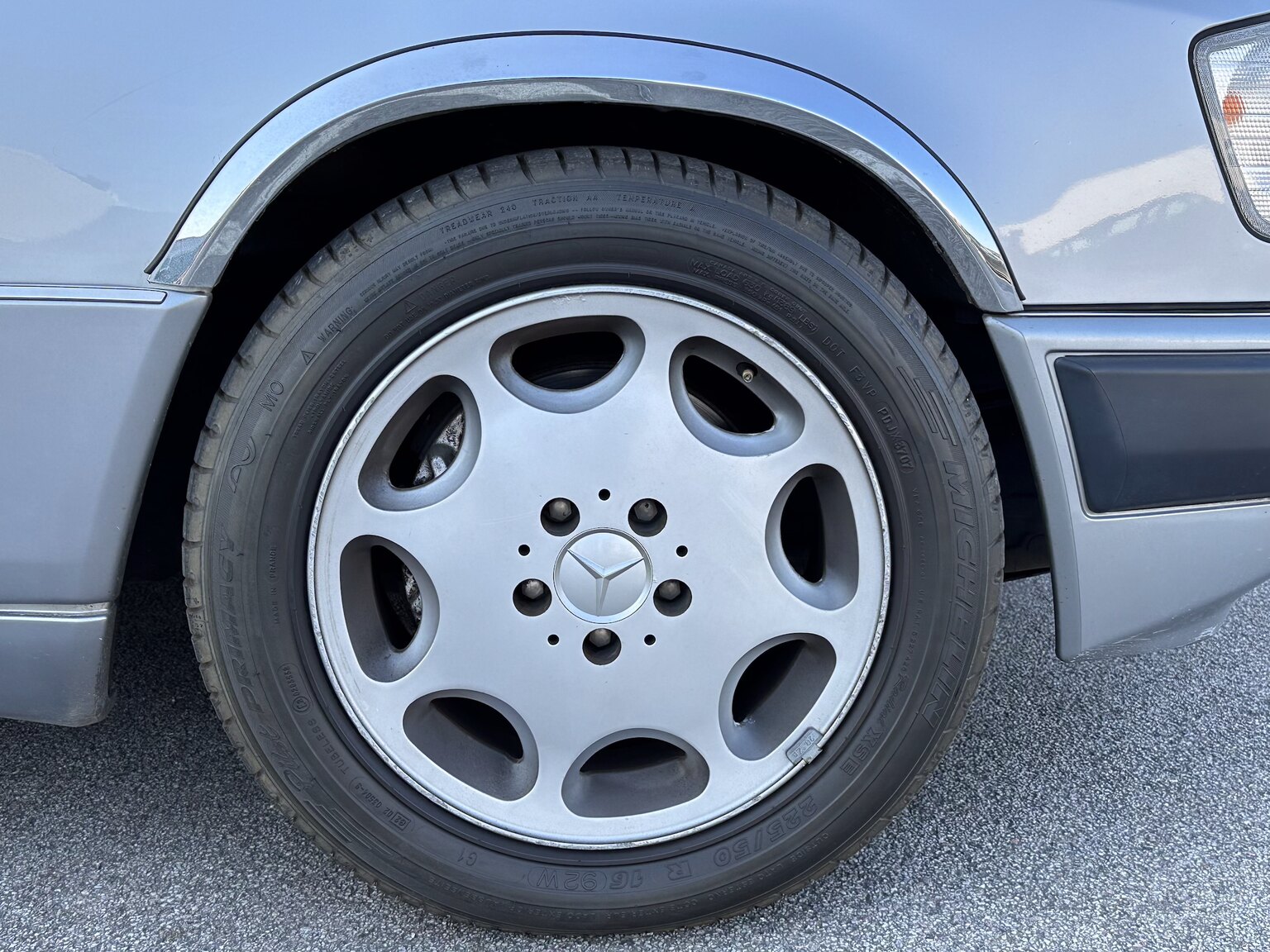 Aussenfoto 1992 Mercedes-Benz 300 CE-24