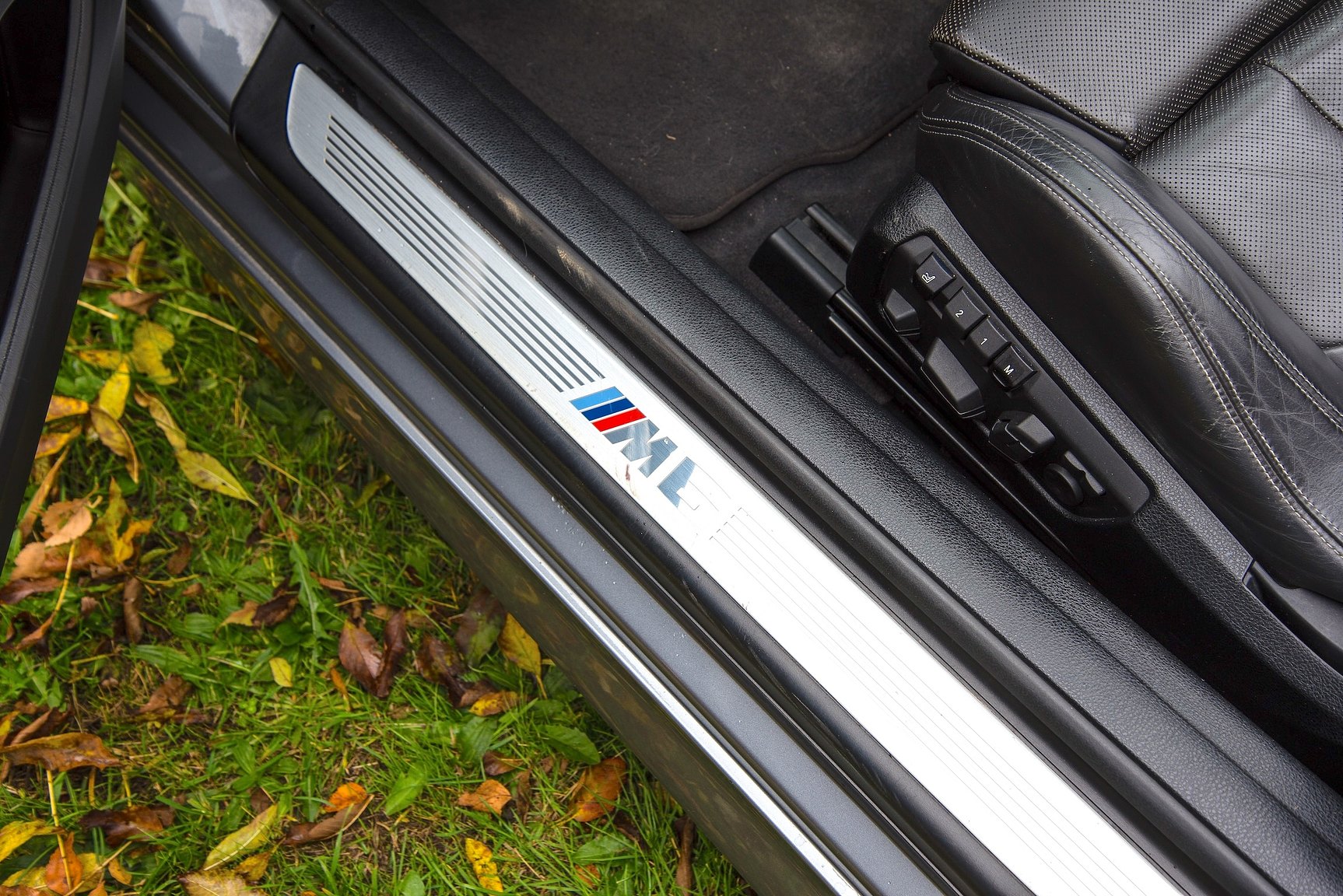 Interior image of 2014 BMW M6C