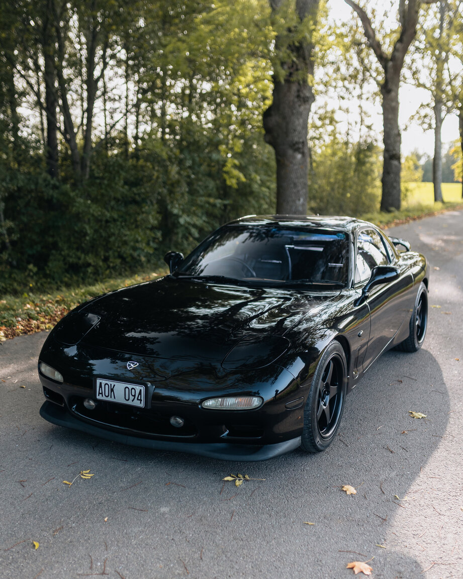 Exterior image of 1994 Mazda RX7 (18)