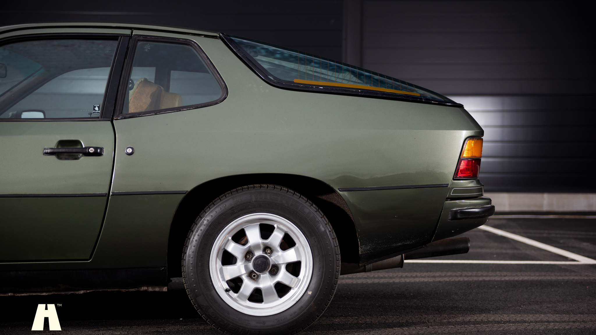 Exteriörbild på 1981 Porsche 924 (30)