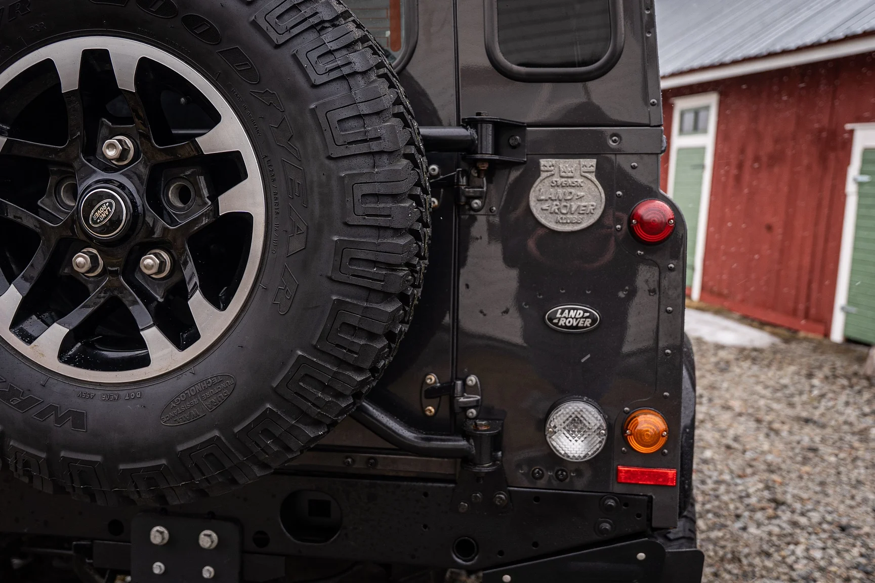 Exteriörbild på 2015 Land Rover Defender 90 Special (25)