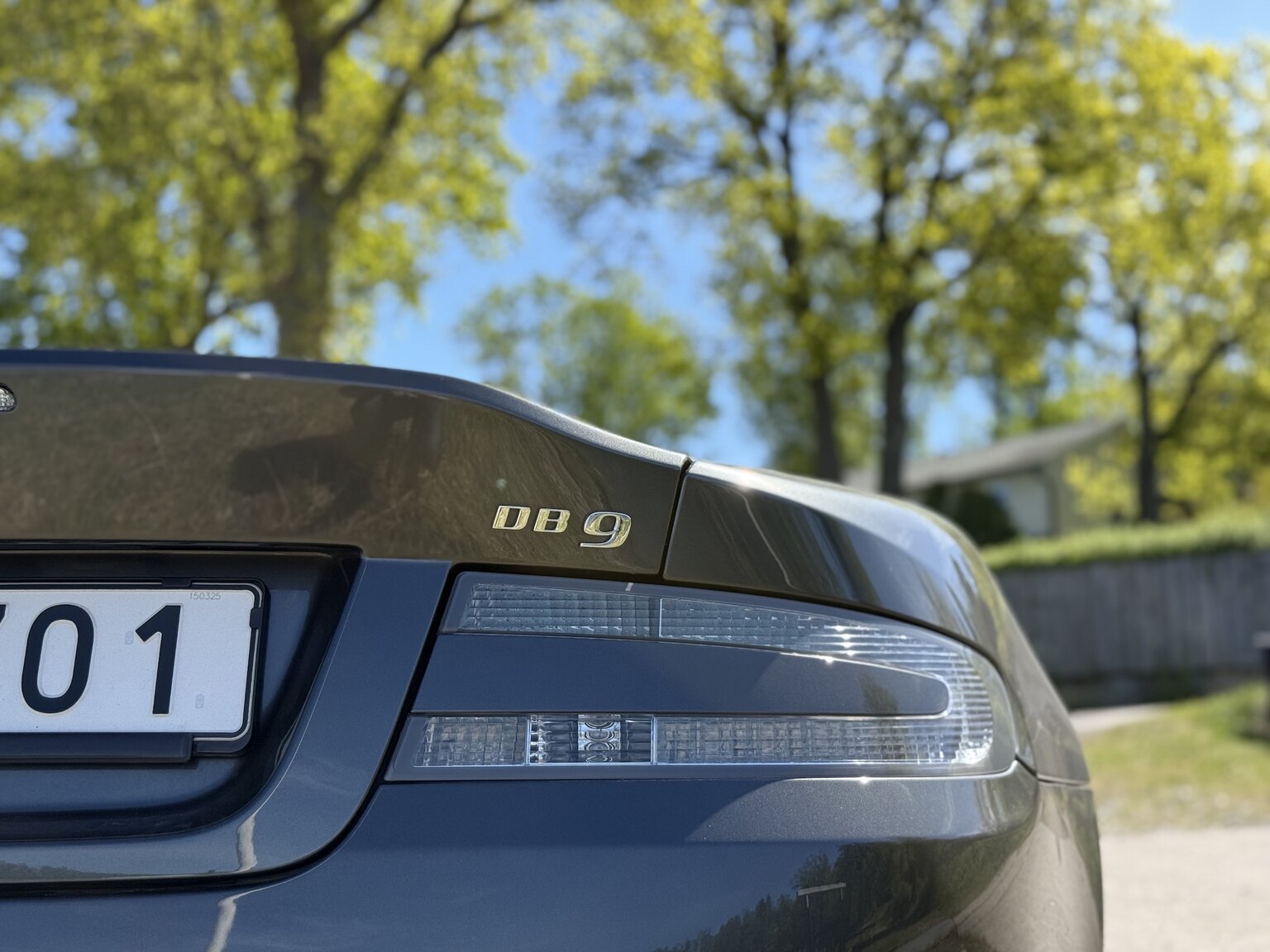 Aussenfoto 2015 Aston Martin DB9 Volante