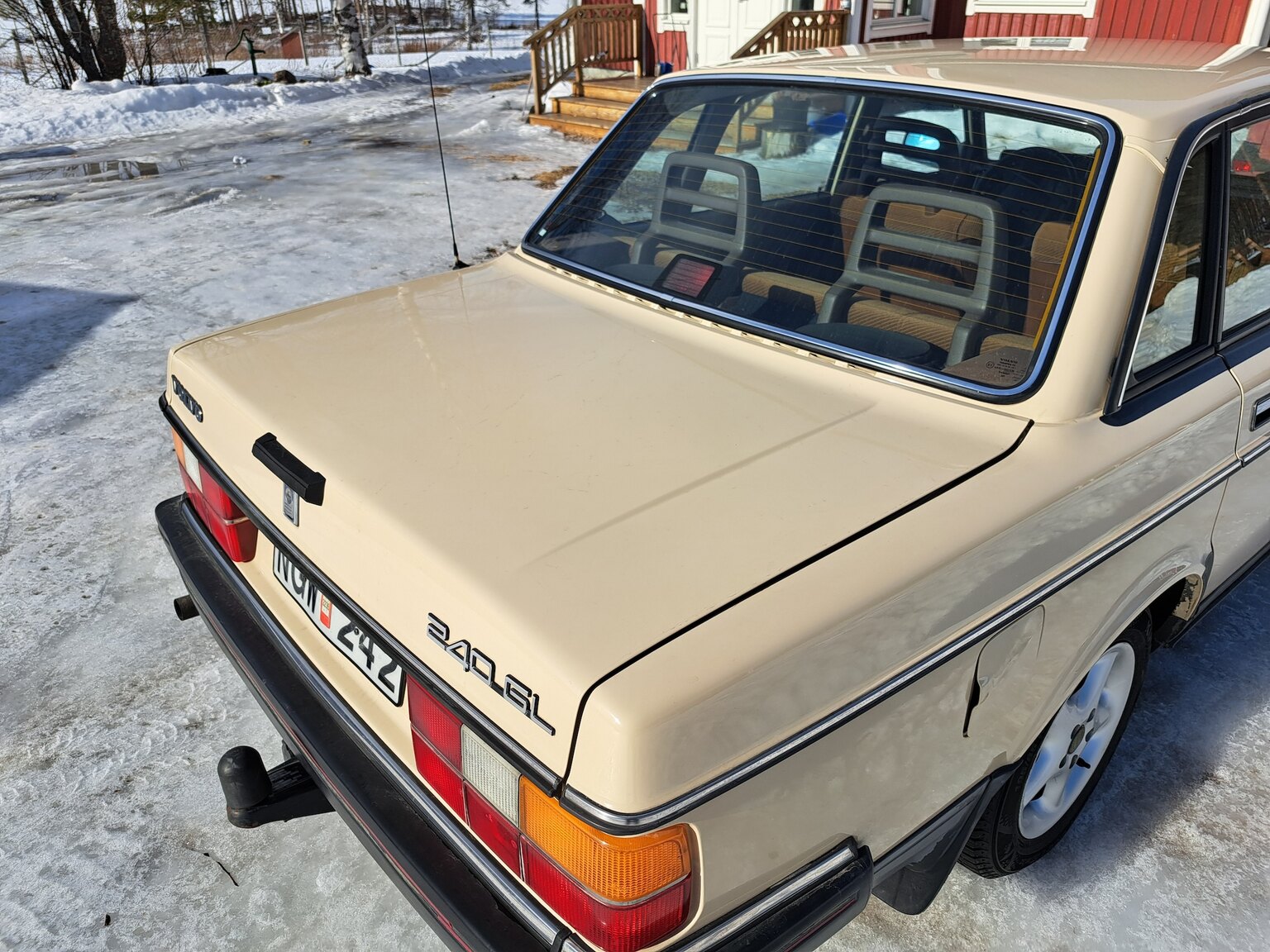 Exteriörbild på 1988 Volvo 240 GL
