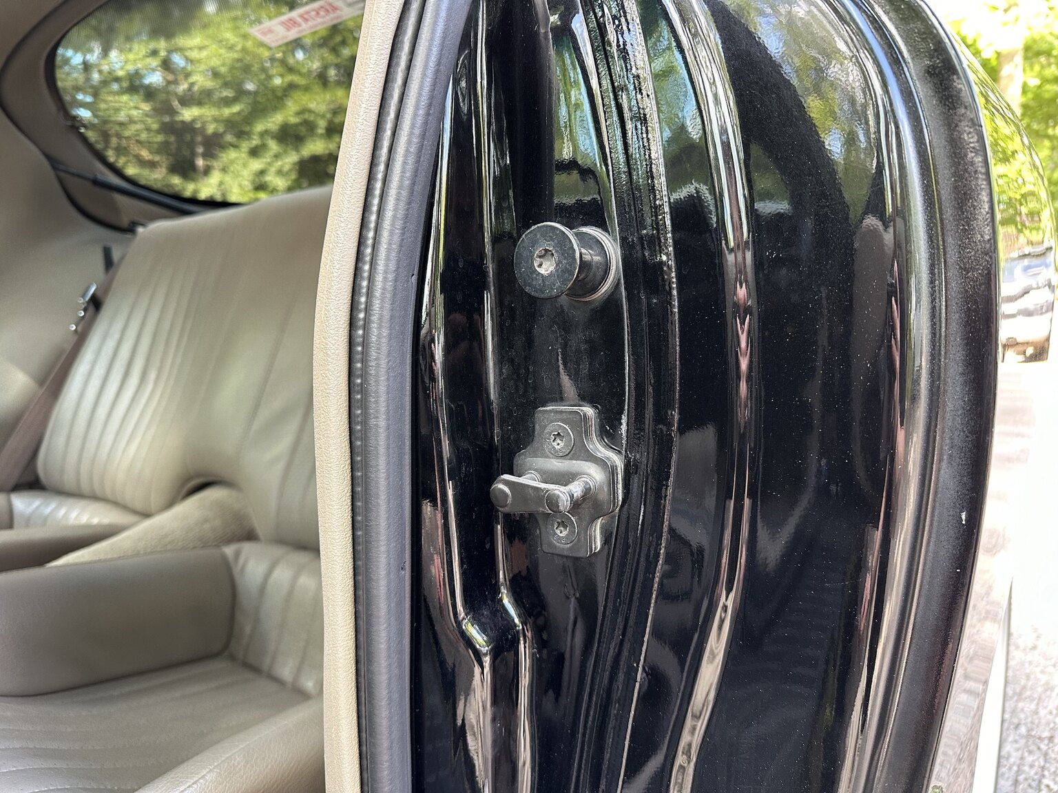 Interior image of 2000 Pontiac TransAm Firebird (13)