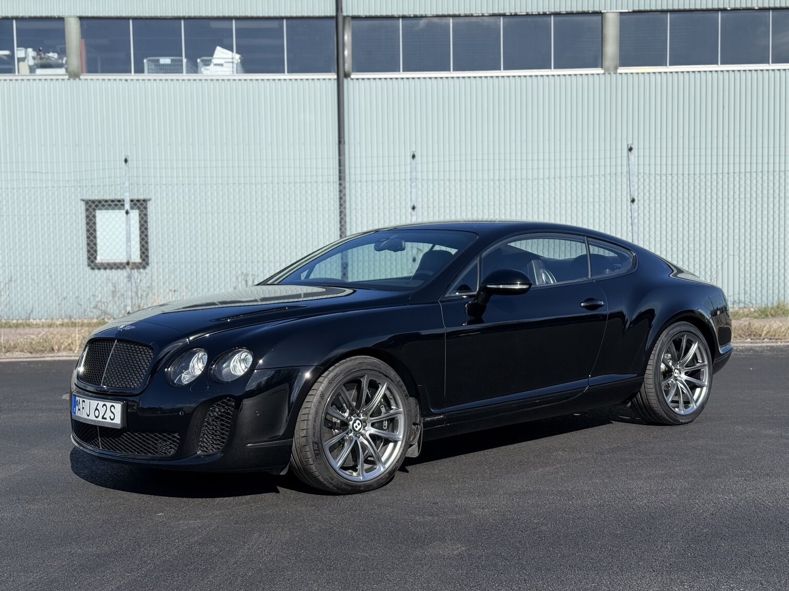 Exteriörbild på 2011 Bentley Continental Supersports