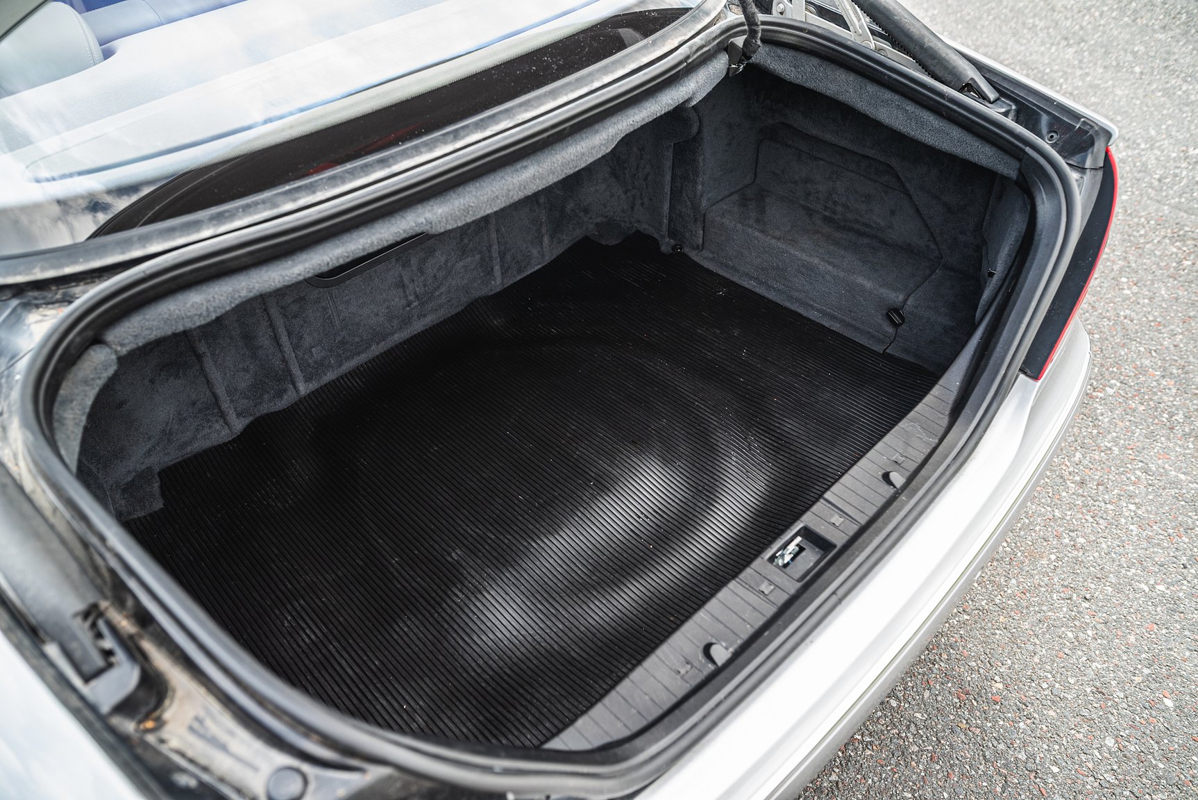 Interior image of 2000 Mercedes-Benz CL 500