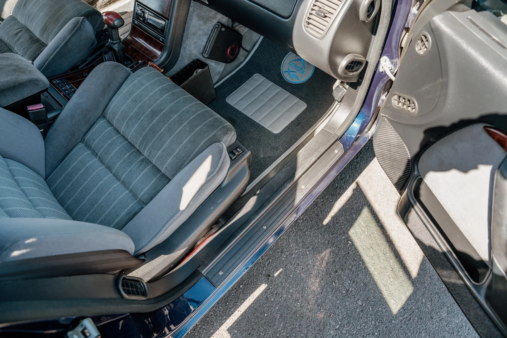 Interior image of 1997 Citroen XM Turbo CT VSX (42)