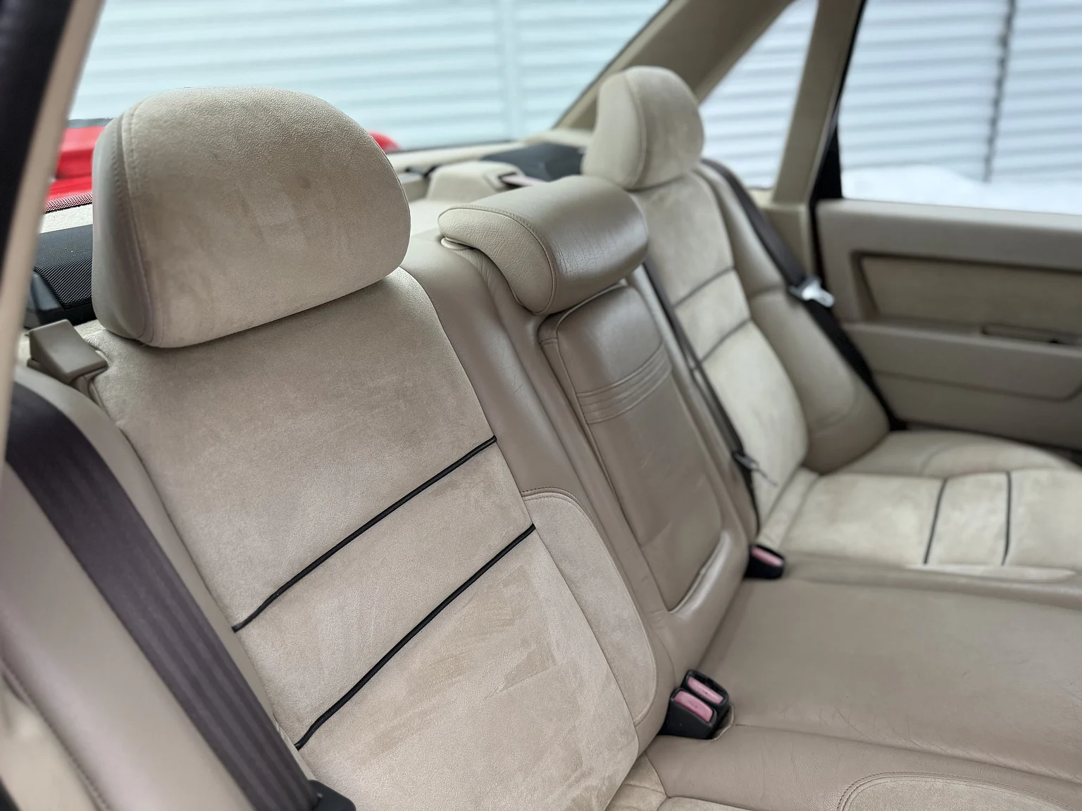 Interior image of 1996 Volvo 850R (37)