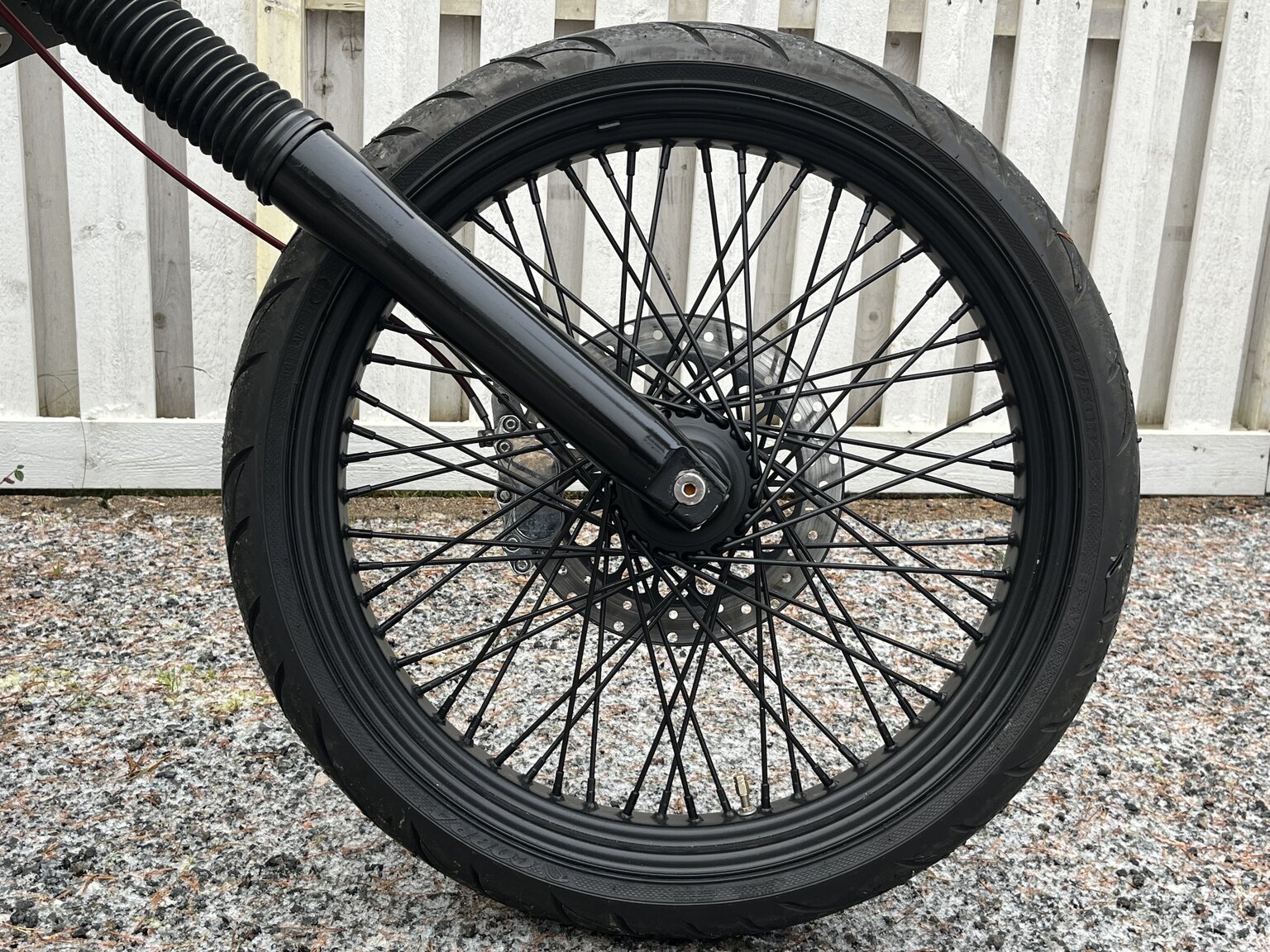 Exteriörbild på 2023 Harley-Davidson Soultrain Belle (27)