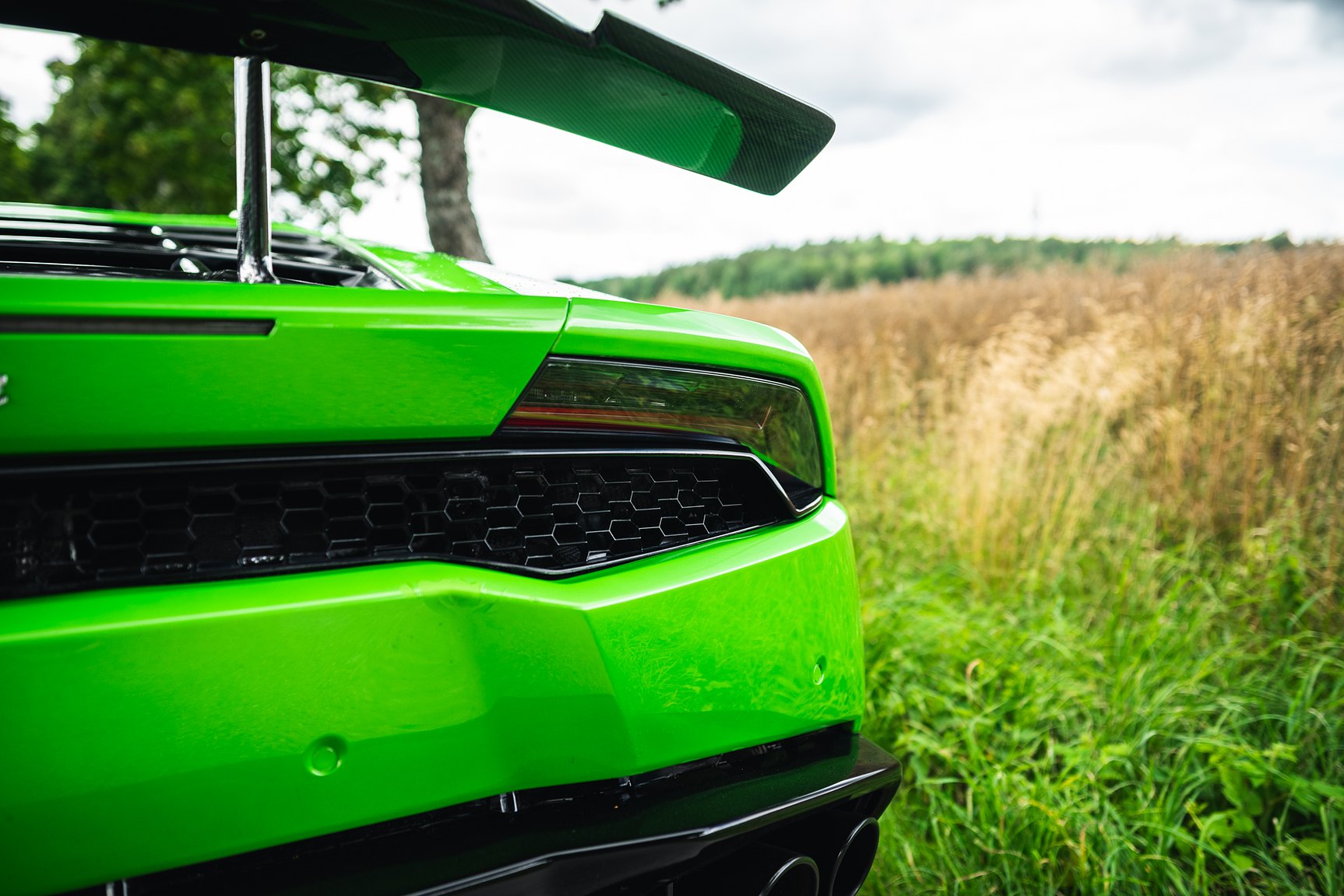 Exterior image of 2016 Lamborghini Huracan LP-610-4