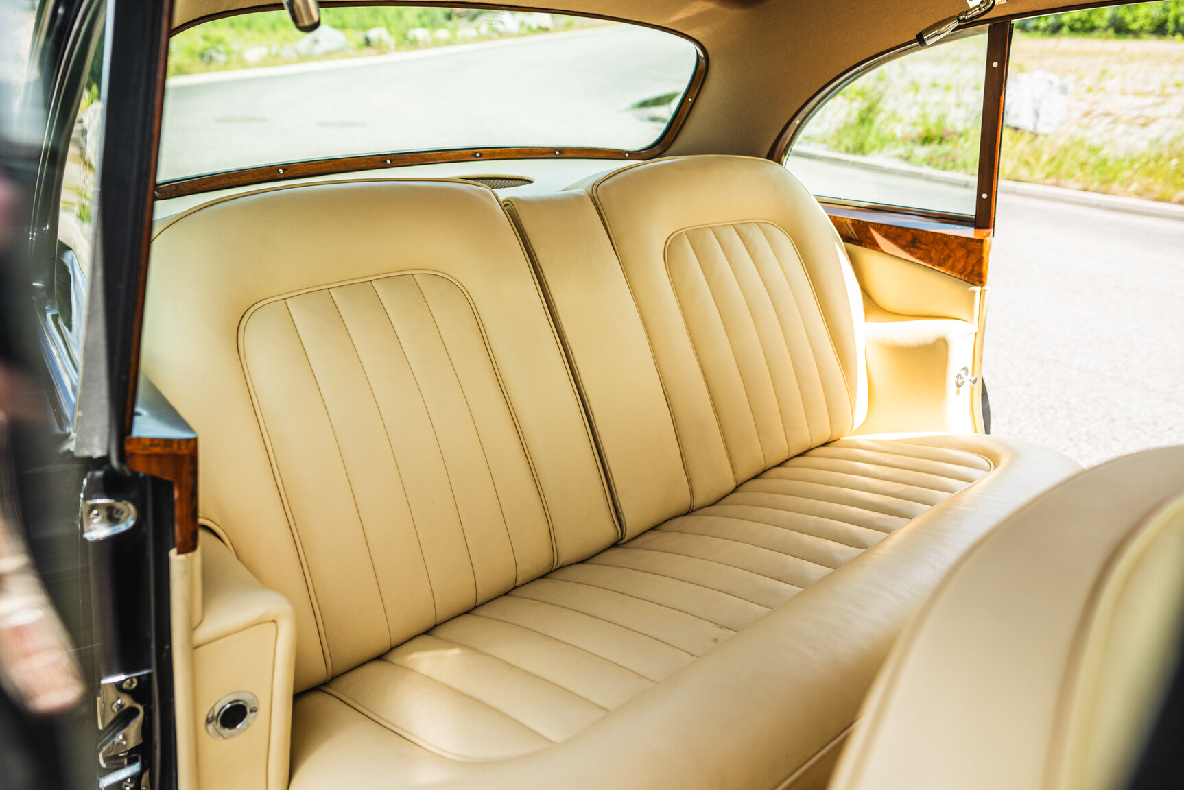 Interior image of 1960 Bentley S2 Continental 