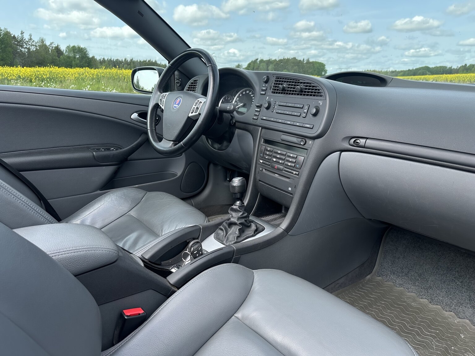 Interior image of 2004 SAAB 9.3 Aero Convertible 2.0T