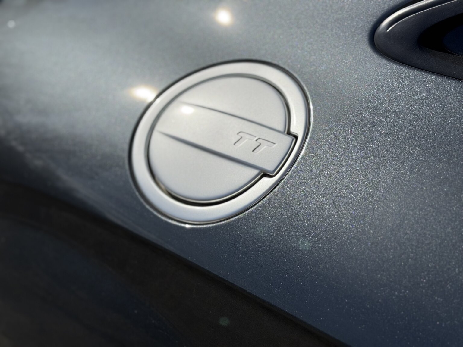 Exteriörbild på 2011 Audi TT RS Coupé