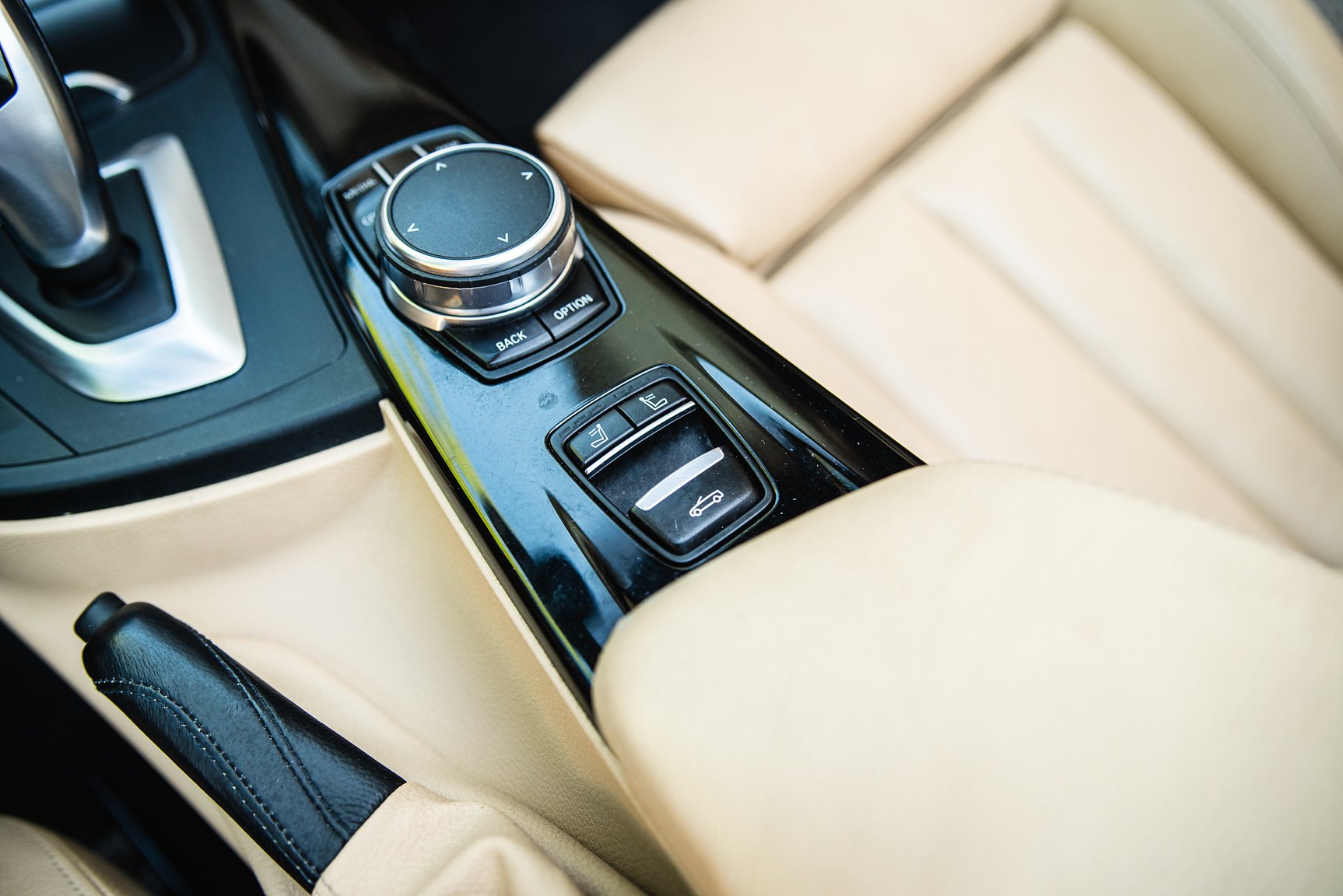 Innenraumfoto von 2018 BMW 430i xDrive Convertible