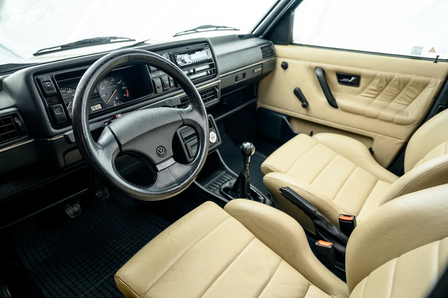 Innenraumfoto von 1991 Volkswagen Golf Country Chrome Edition (1)