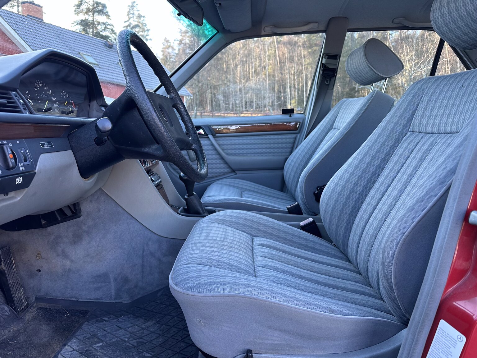 Interior image of 1990 Mercedes-Benz 200 E