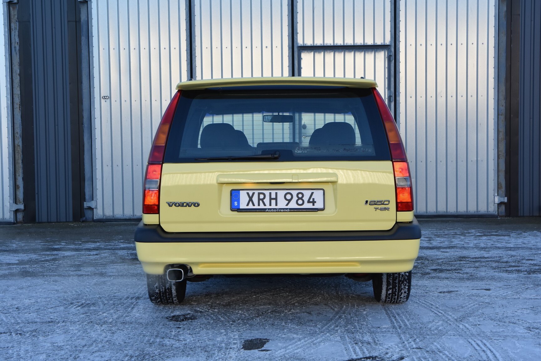 Exterior image of 1995 Volvo 850 T-5R Kombi