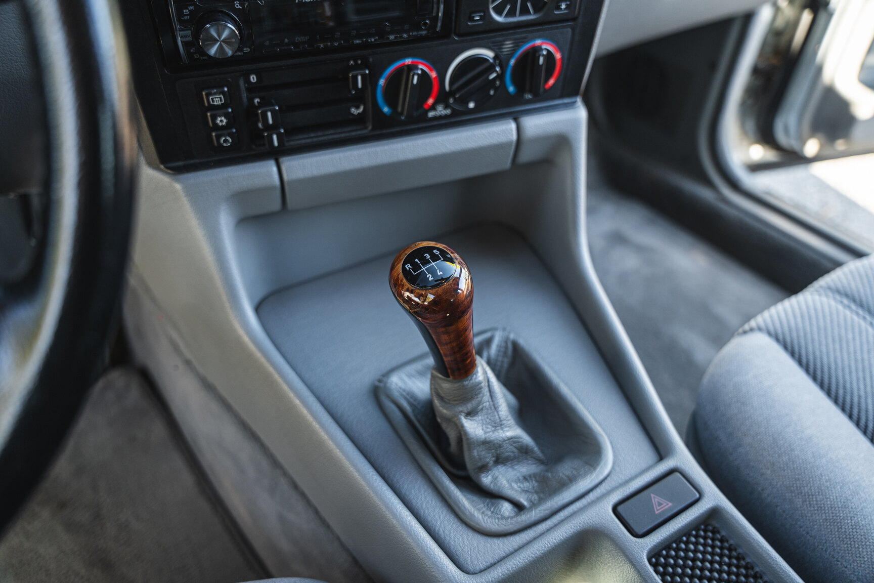 Interior image of 1994 BMW 520i E34