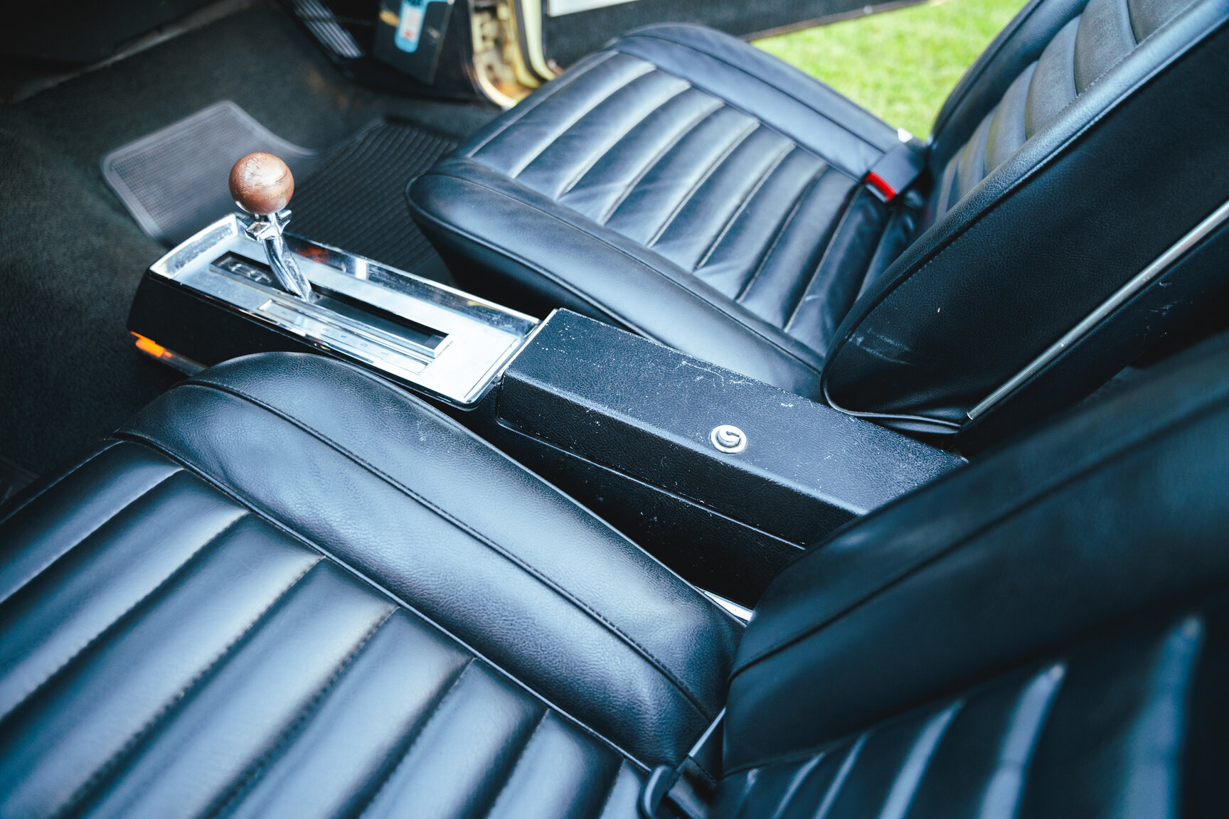 Innenraumfoto von 1967 Oldsmobile Cutlass Supreme Cabriolet